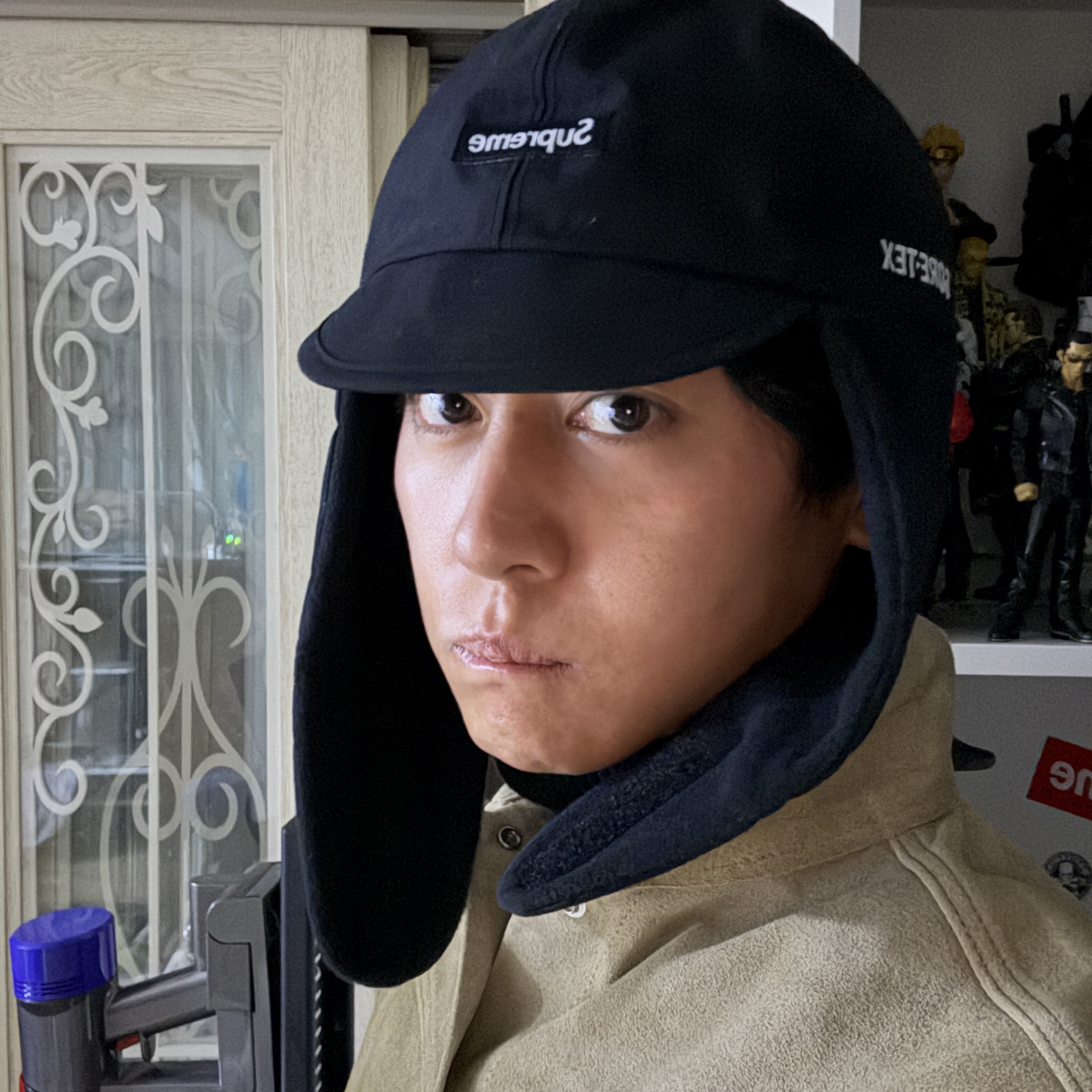 Supreme Gore-Tex Earflap Cap Black - 23FW, Human Made Suede Leather Jacket Beige 착용 스타일 - 1
