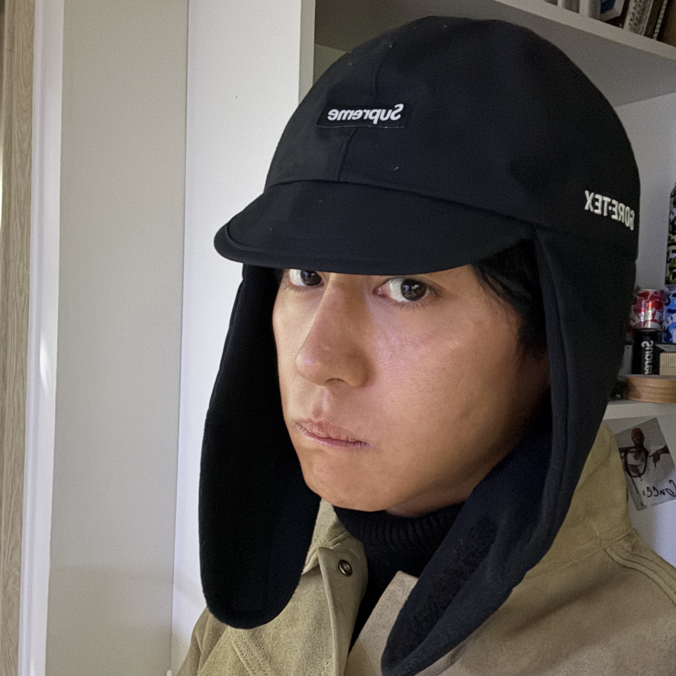 Supreme Gore-Tex Earflap Cap Black - 23FW, Human Made Suede Leather Jacket Beige 착용 스타일 - 2