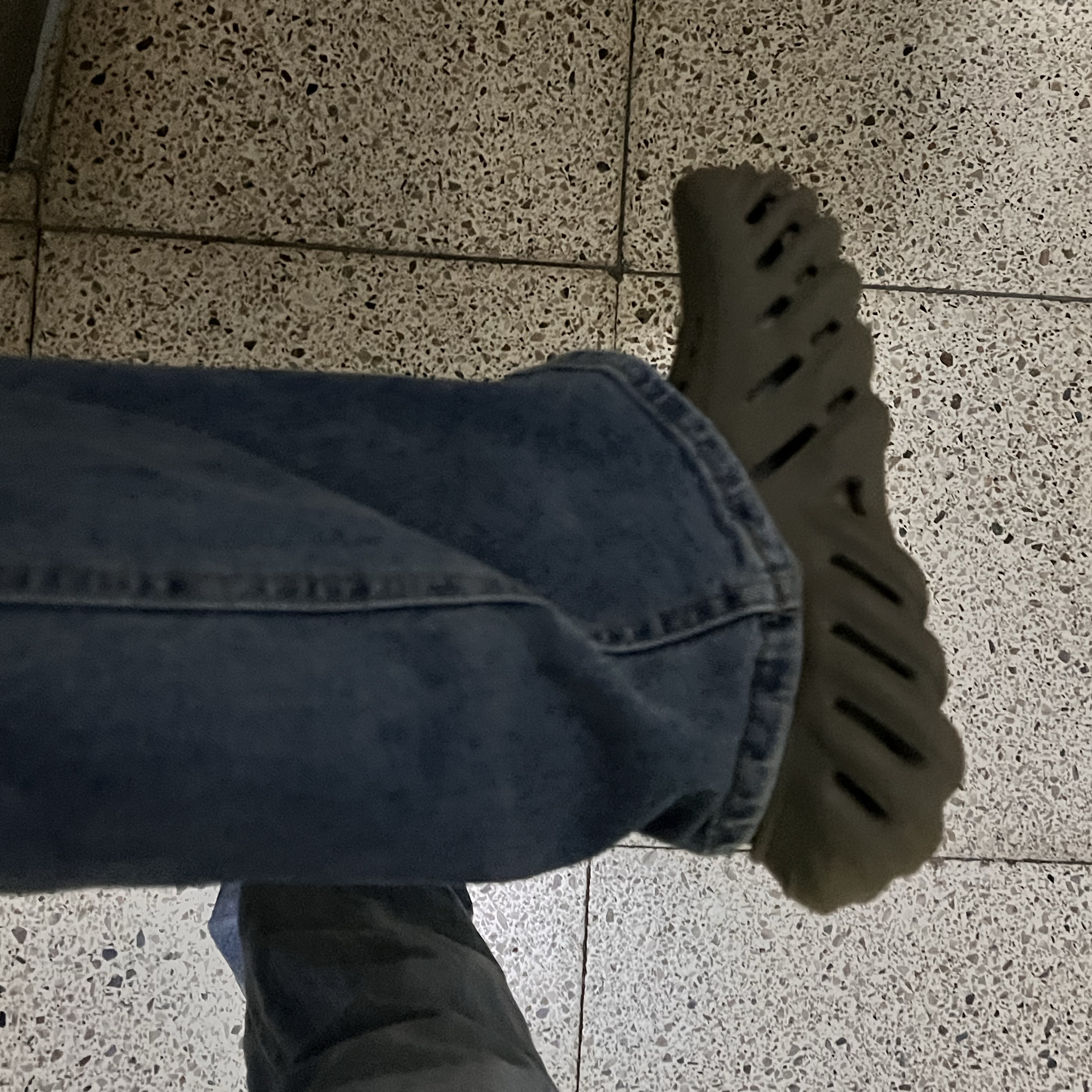 Crocs Echo Clog Khaki 착용 스타일