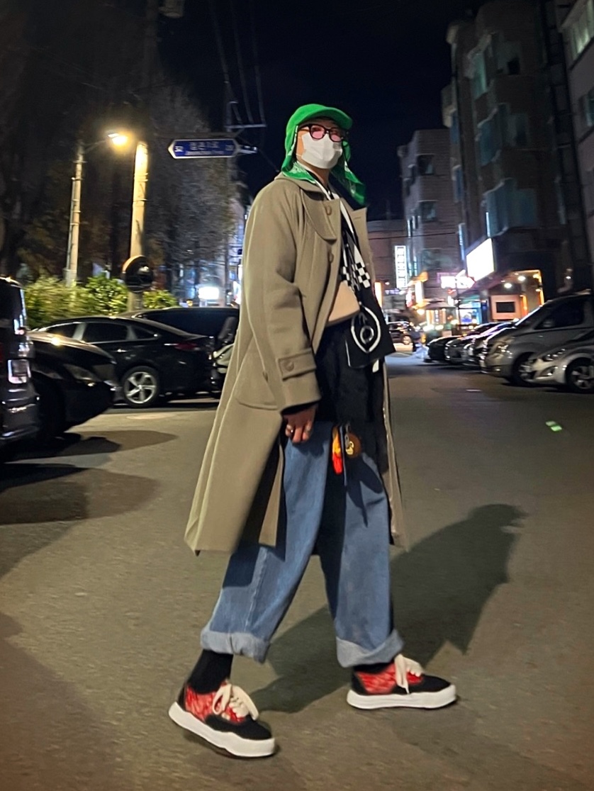 Maison Mihara Yasuhiro Baker OG Sole OX Bandana Sneakers Black, Undermycar Legion.02 Balmacaan Oversized Wool Coat Beige 착용 스타일 - 1