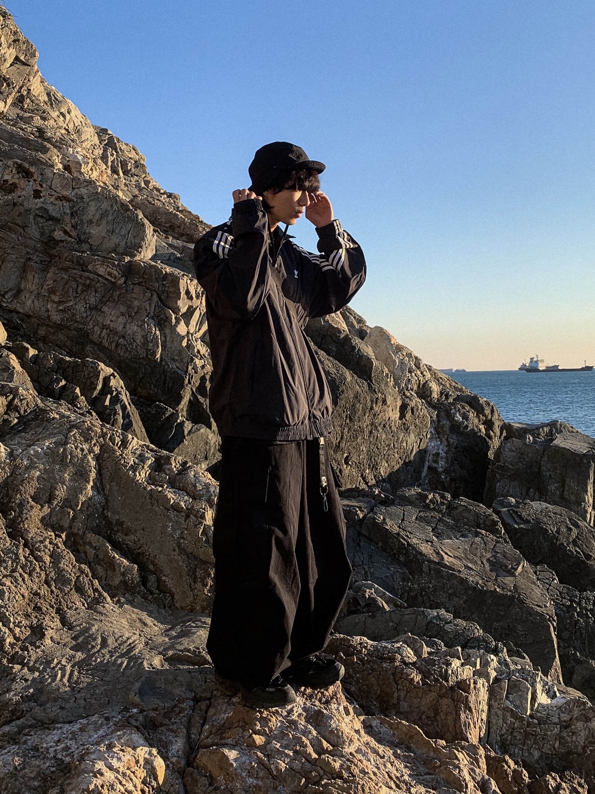 (W) Adidas Adilenium Season 2 Oversized Zip Track Top Gender Neutral Black - KR Sizing 착용 스타일 - 2