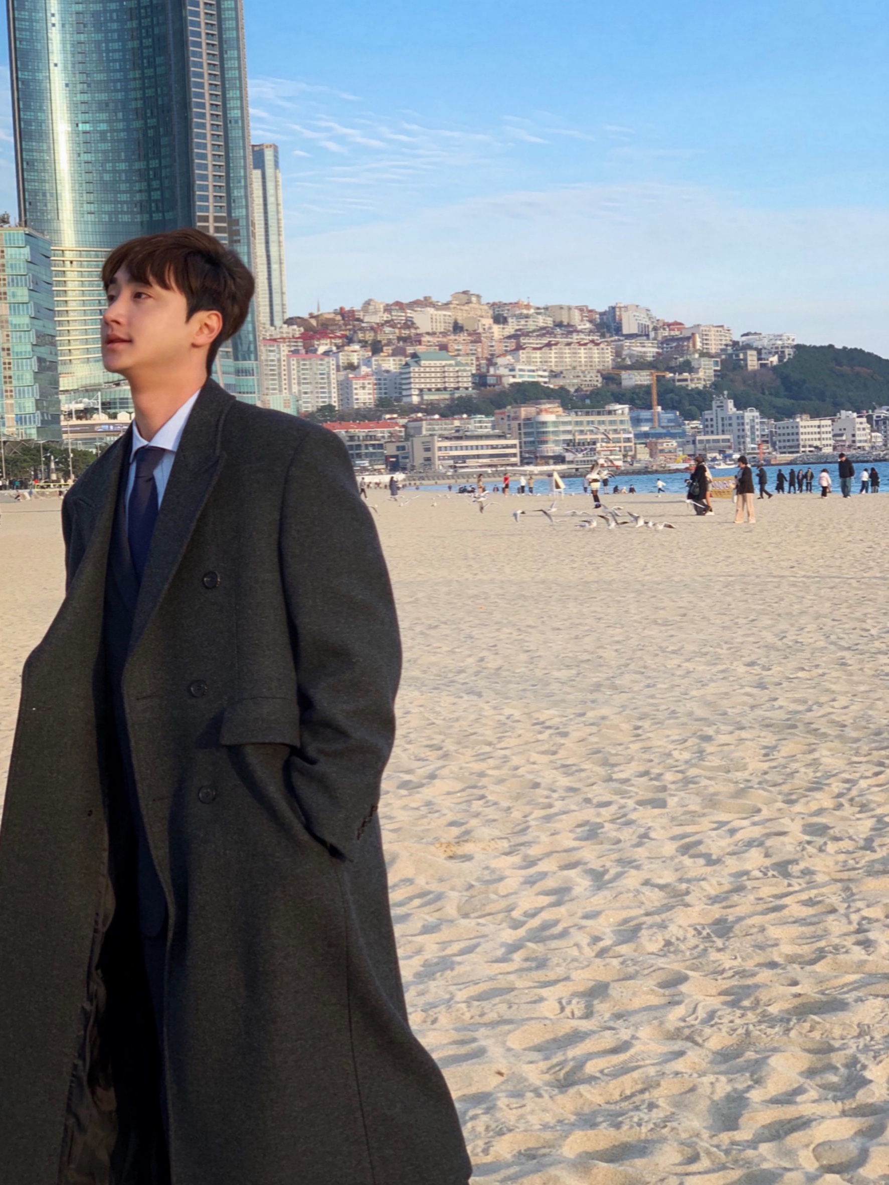 Tonywack Herringbone Wool Double-Breasted Coat Dark Herringbone 착용 스타일
