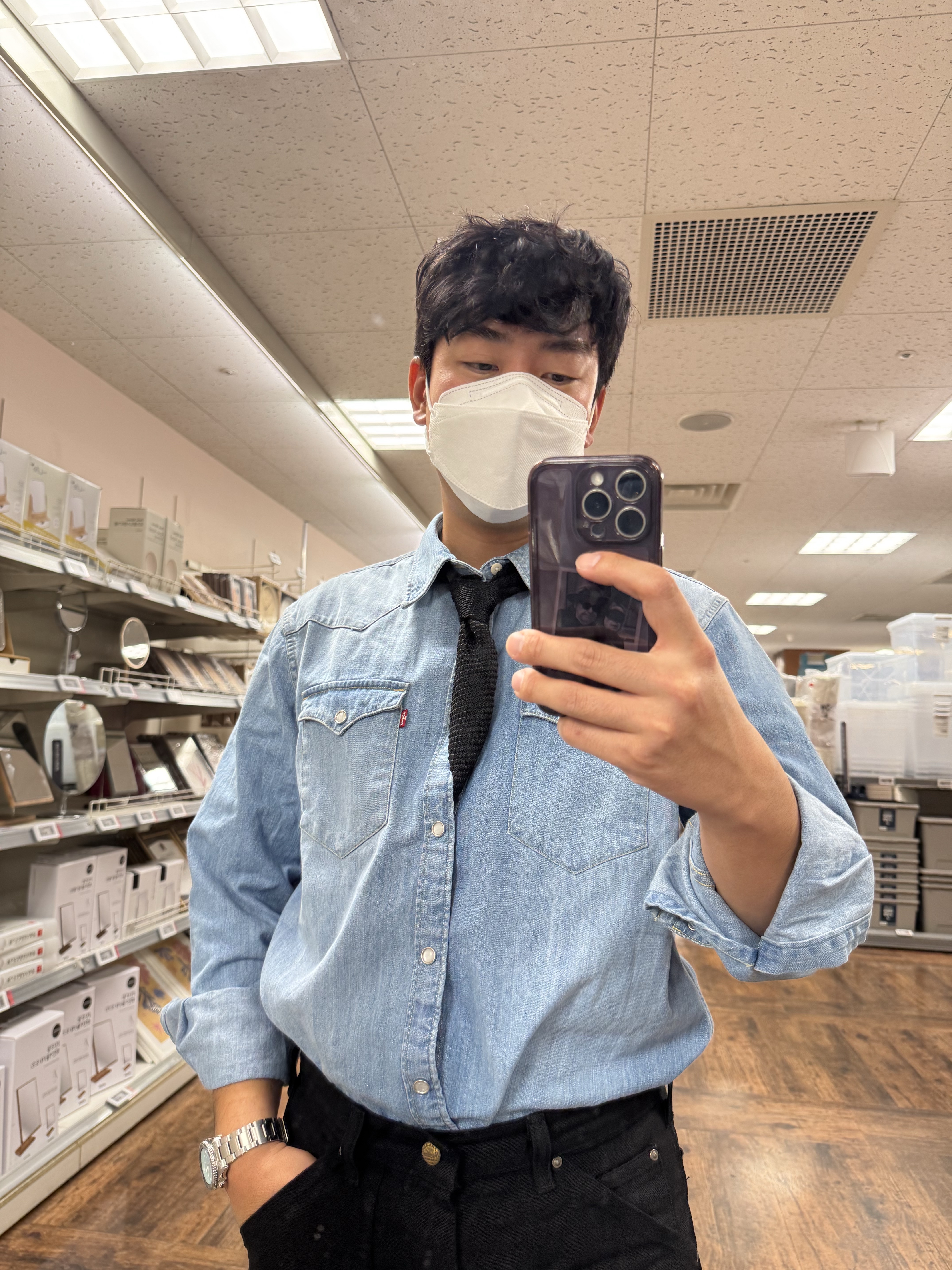 Levi's Barstow Western Shirt Light Indigo, Seiko 5 Sports SRPK33K1 착용 스타일 - 2