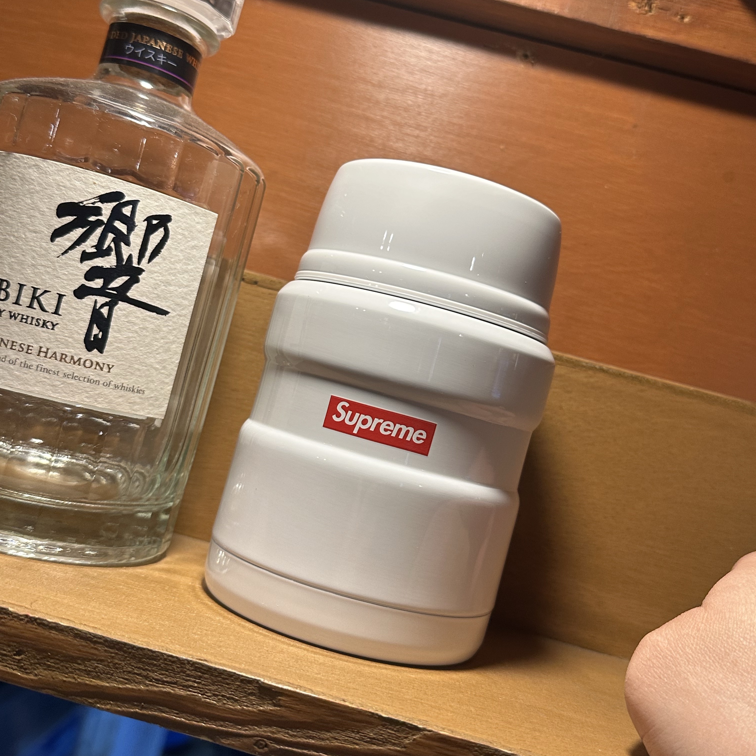 Supreme x Thermos Stainless King Food Jar & Spoon - 18FW 착용 스타일