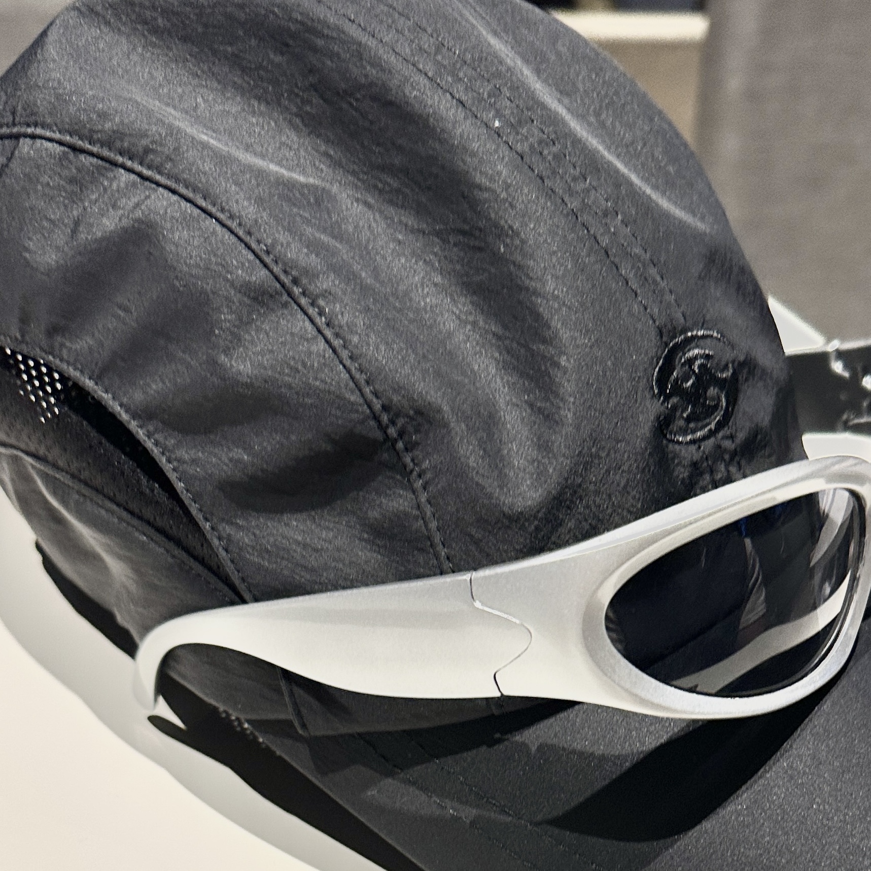 Sansan Gear Nylon Wing Cap Black - 22FW 착용 스타일