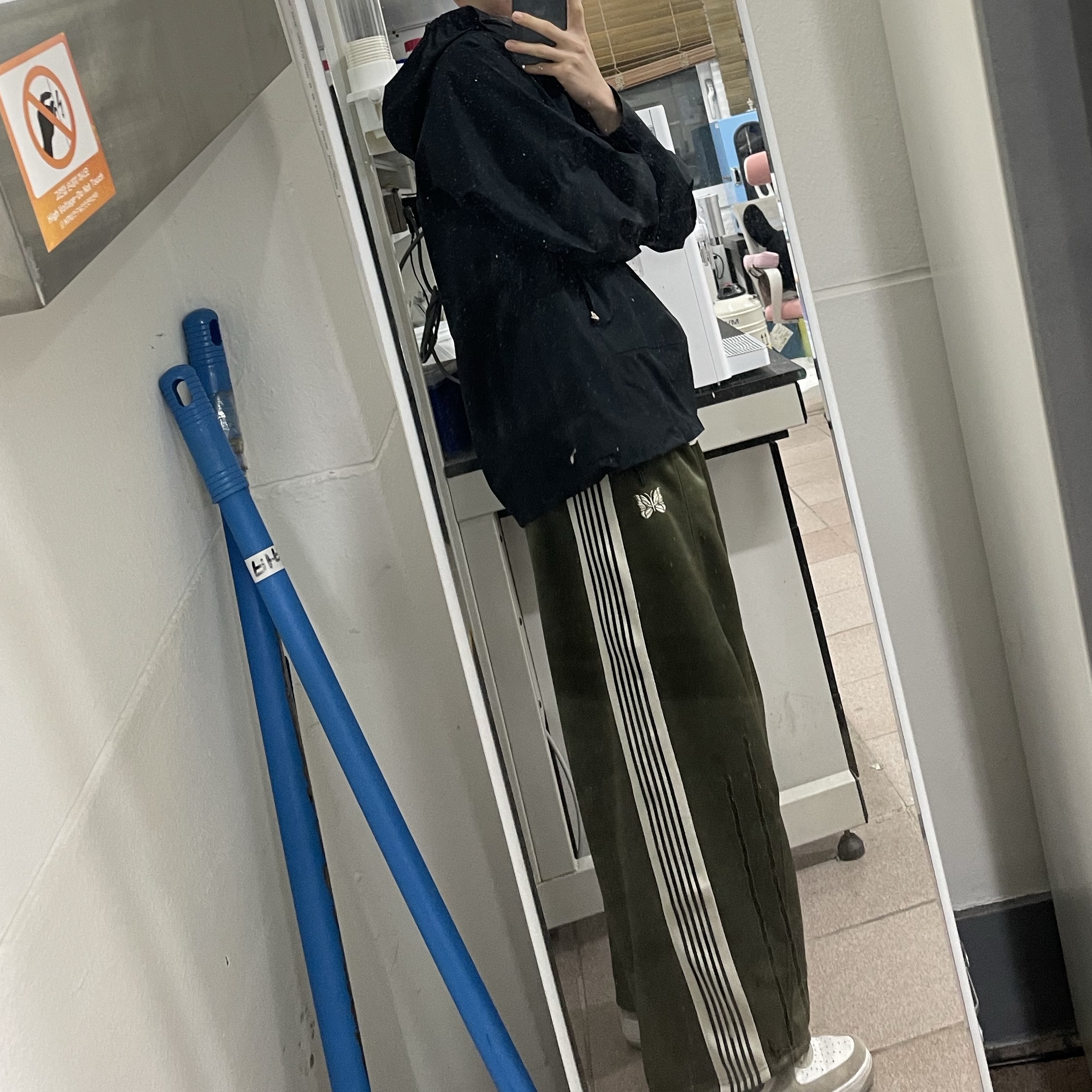 Nike ACG Storm-Fit ADV Cascade Rains Full Zip Jacket Black - Asia, (W) Needles x Freak's Store H.D. Track Pants Olive 착용 스타일 - 2