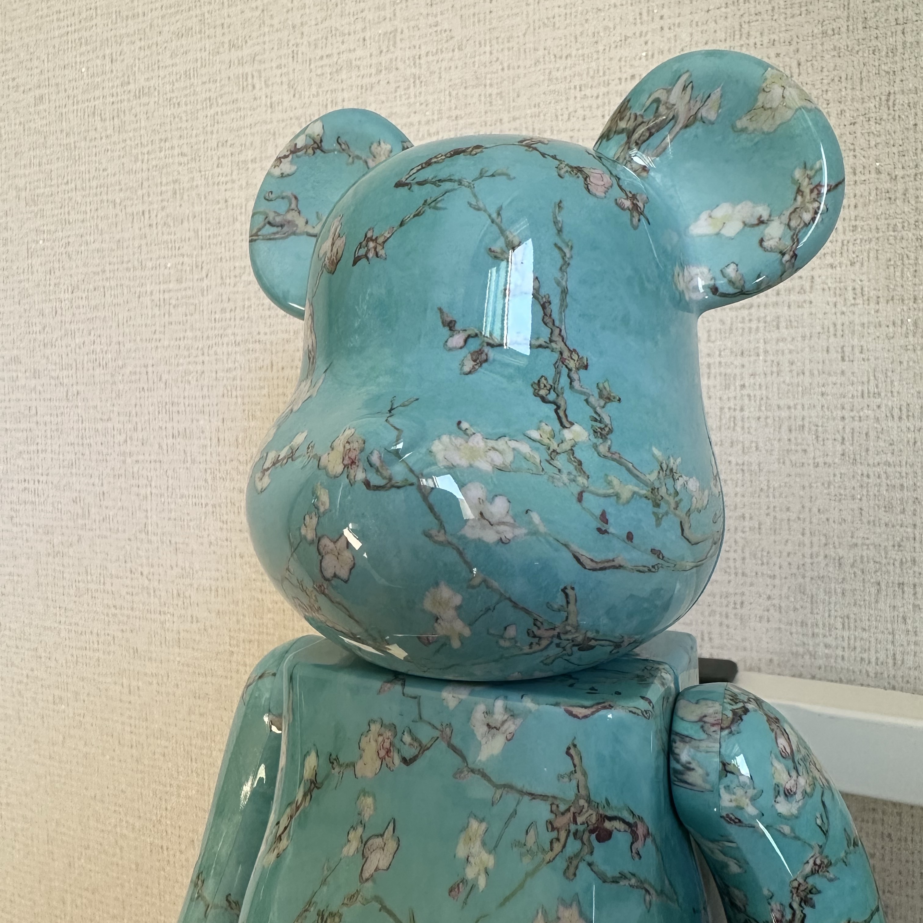 Bearbrick x Vincent Van Gogh Museum Almond Blossom 100% & 400% Set 착용 스타일