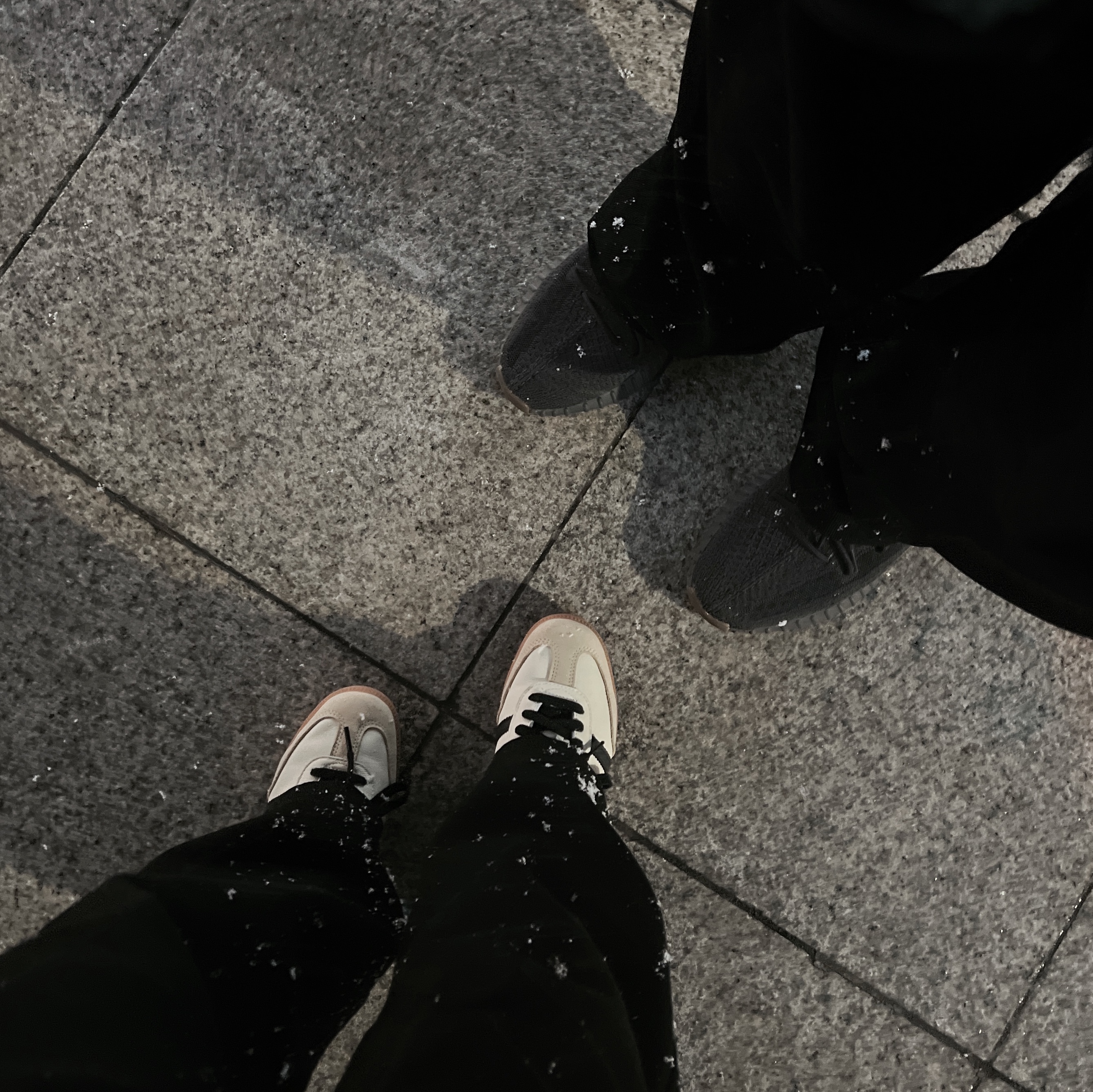 (W) Adidas Samba OG Cream White Core Black, Adidas Yeezy Boost 350 V2 Onyx 착용 스타일