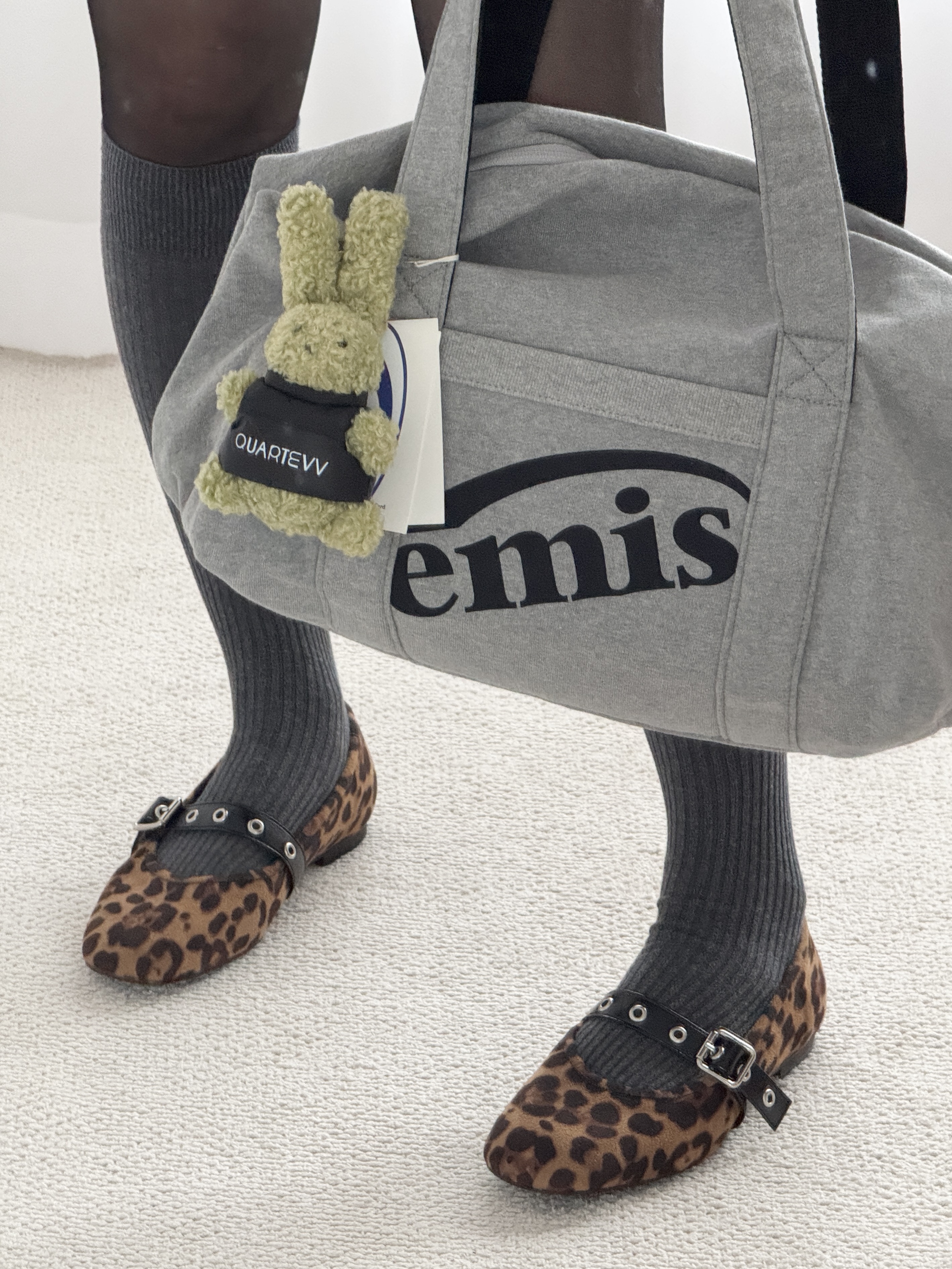 Quartevv Toto Bag Keyring Toy Olive, Emis Jersey Duffle Bag Gray 착용 스타일 - 2