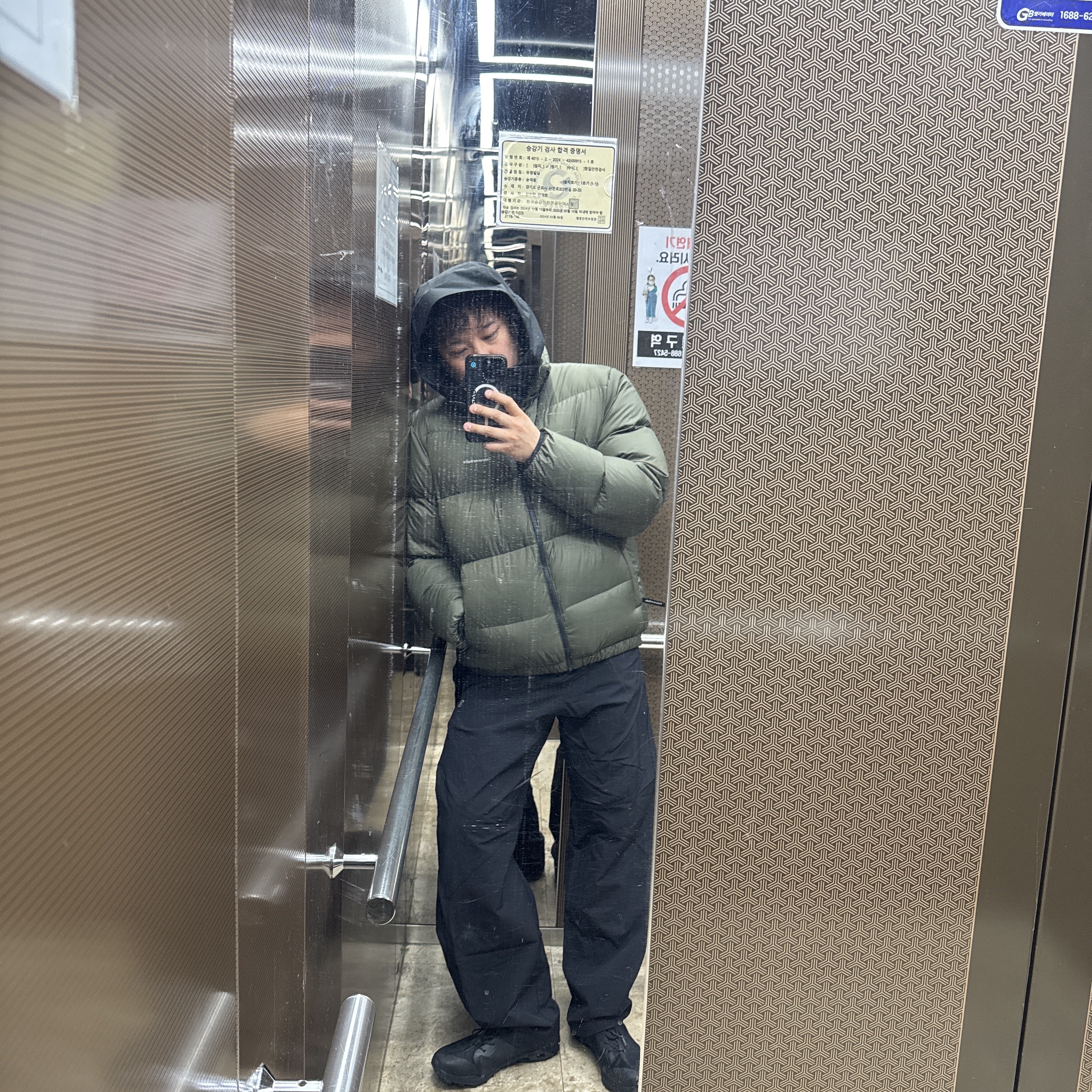 Thisisneverthat Pertex T Down Jacket Olive, Arc'teryx Beta Jacket Black 착용 스타일