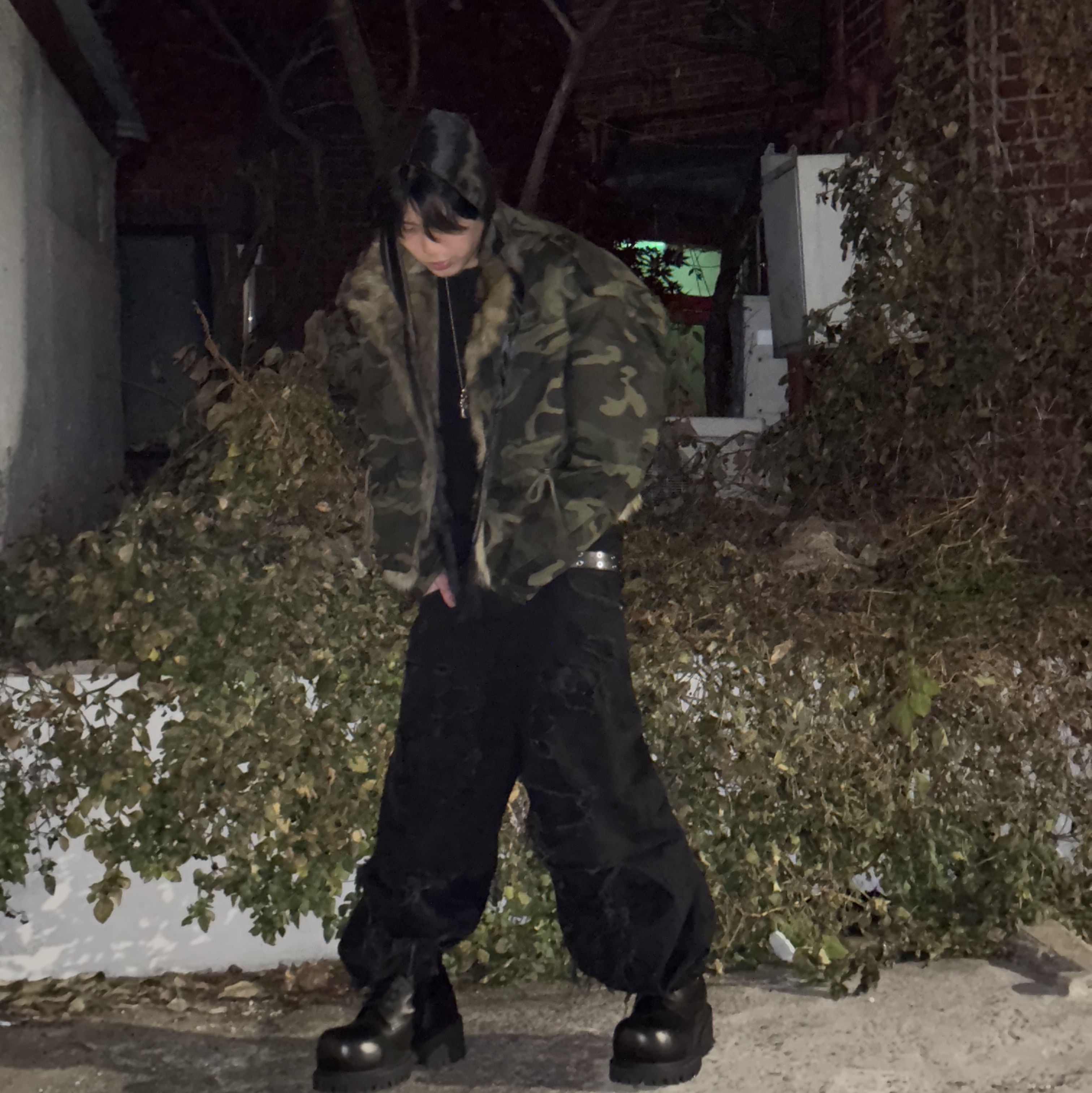 Balenciaga Stomper Bootie Black, Project G/R Fur Military Field Jacket Camo 착용 스타일 - 6