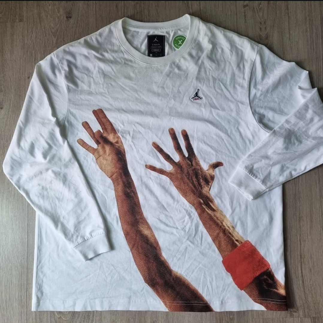 Jordan x Union The J L/S T-Shirt 착용 스타일