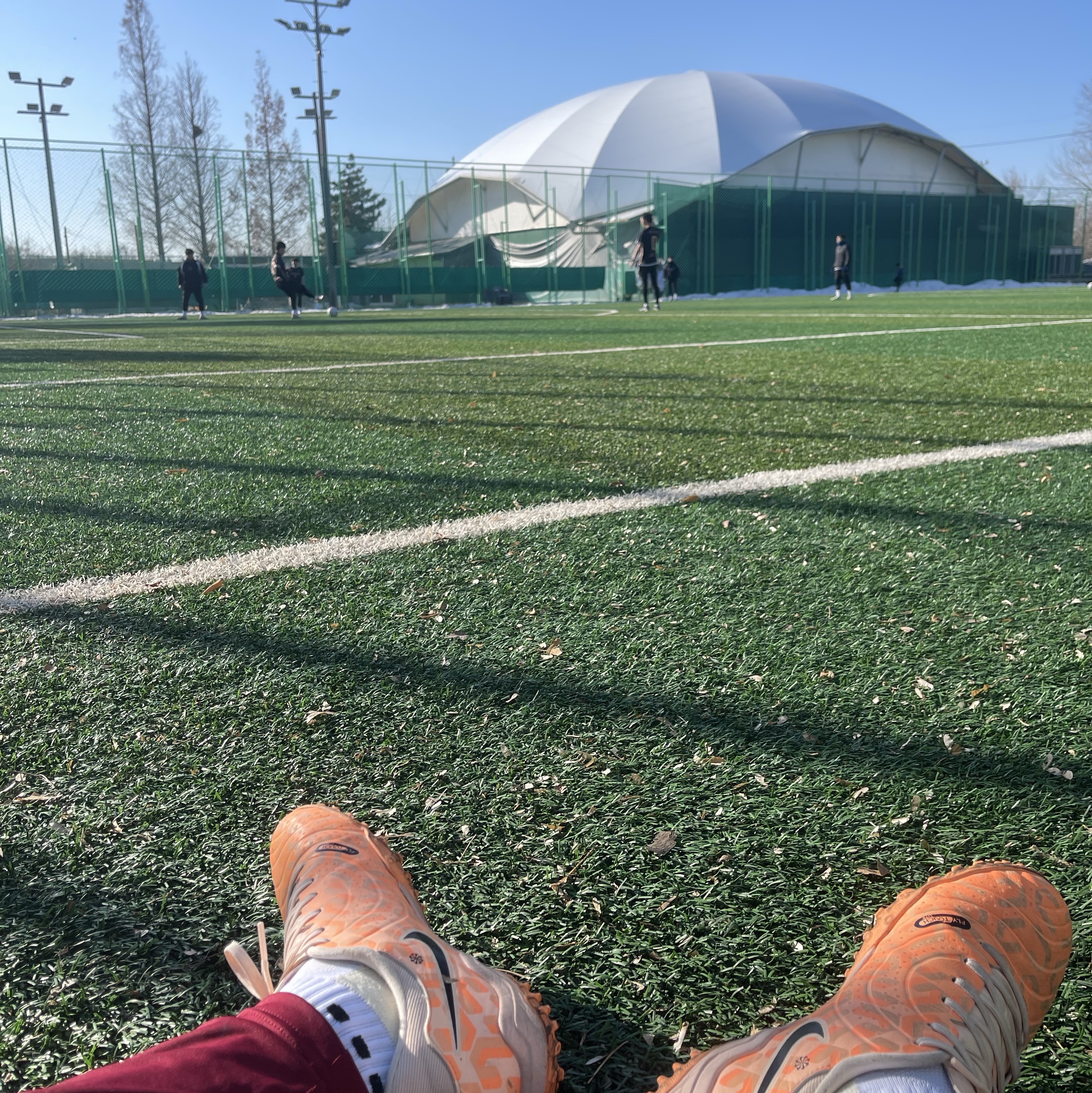 Nike Tiempo Legend 10 Academy TF Guava Ice Black 착용 스타일