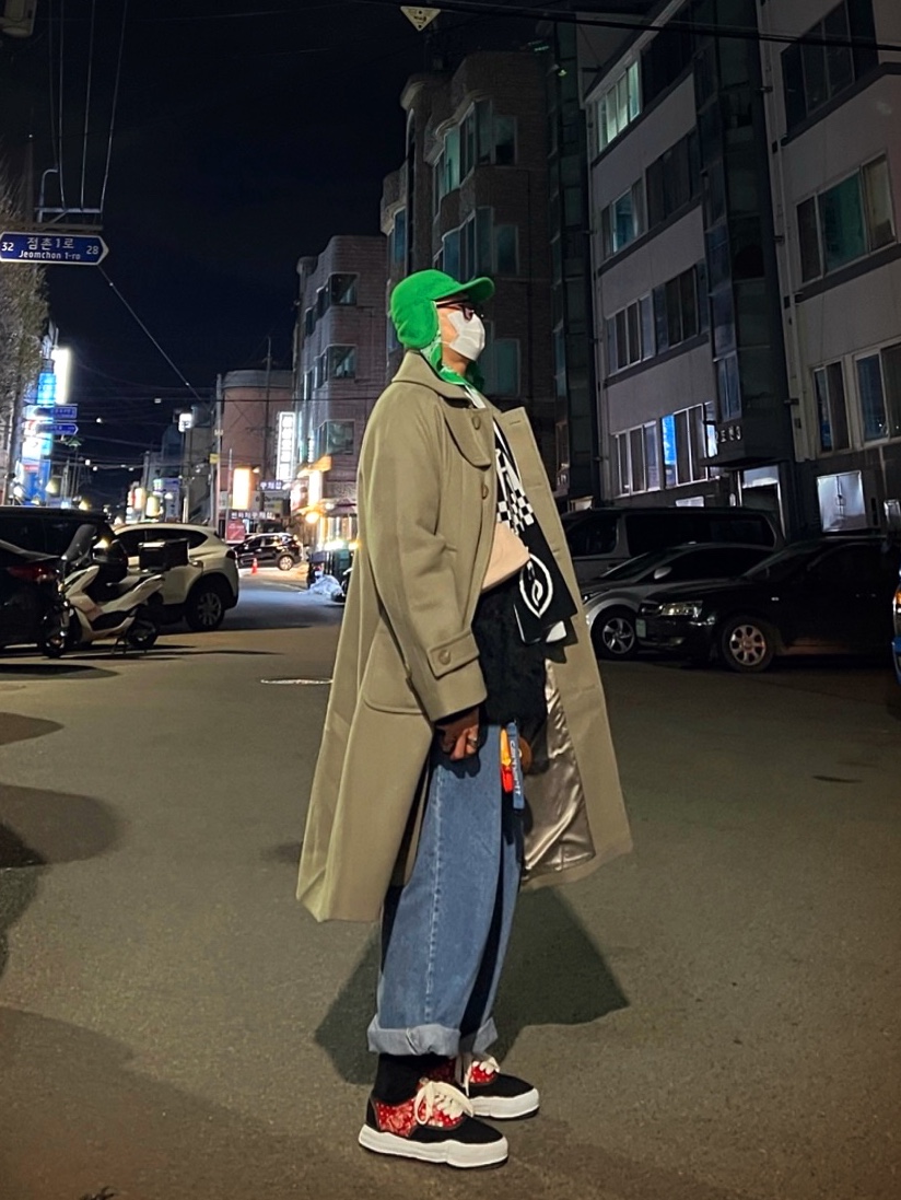 Maison Mihara Yasuhiro Baker OG Sole OX Bandana Sneakers Black, Undermycar Legion.02 Balmacaan Oversized Wool Coat Beige 착용 스타일 - 4