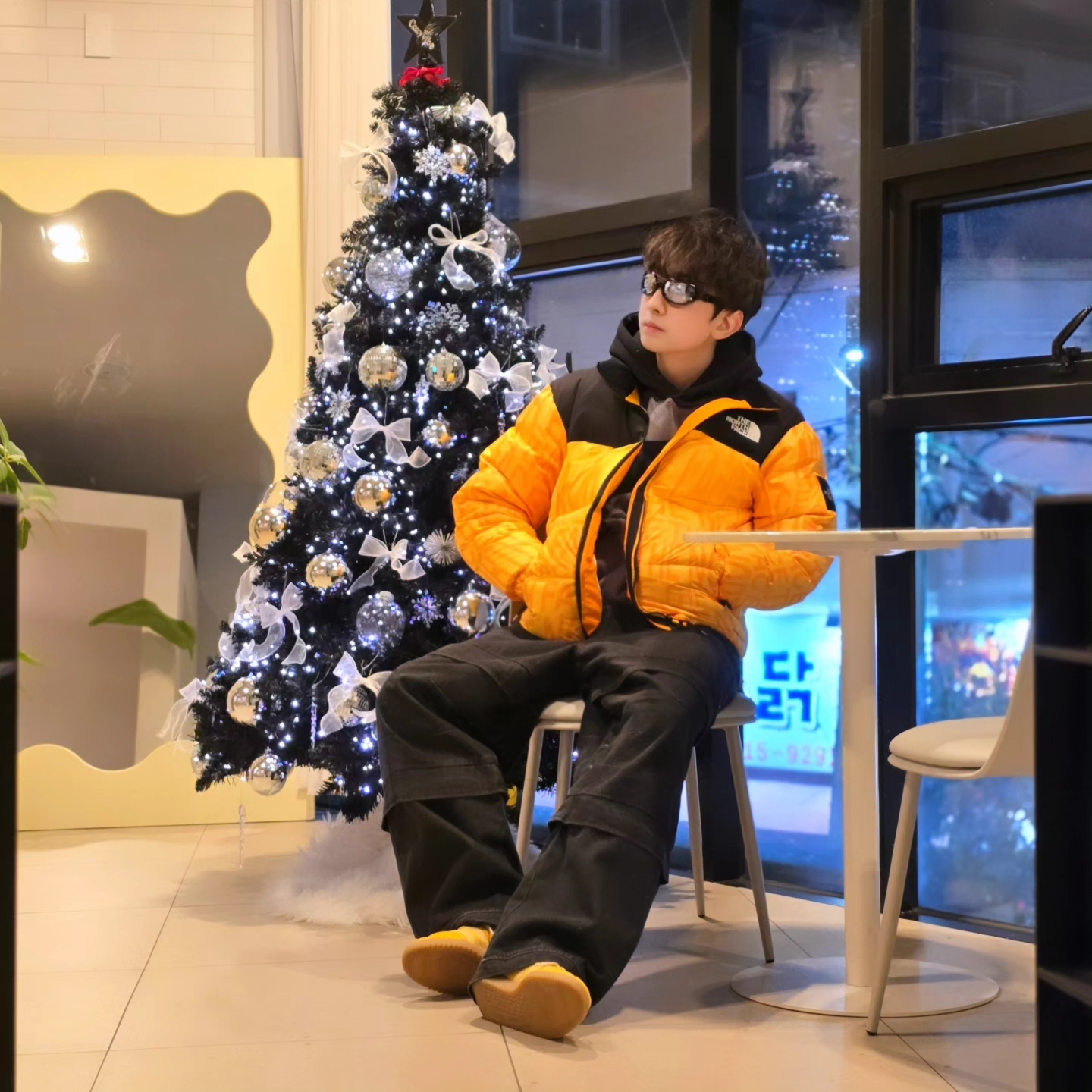 The North Face White Label Novelty Nuptse Down Jacket P Yellow, Flavorism Double Layered Wide Denim Pants Black 착용 스타일 - 8