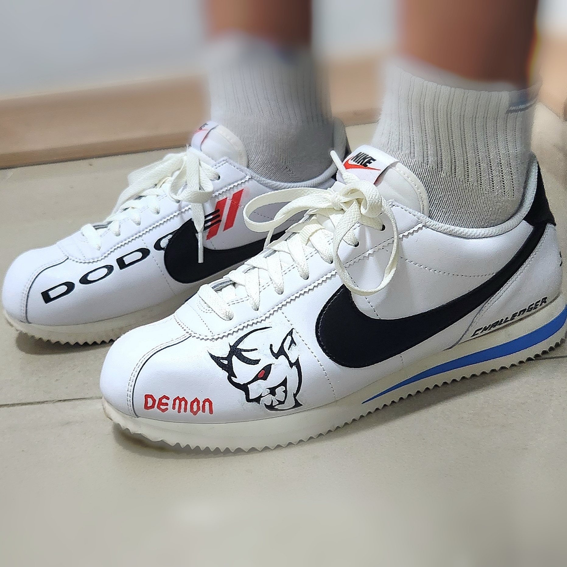 Nike Cortez White and Black 착용 스타일 - 1