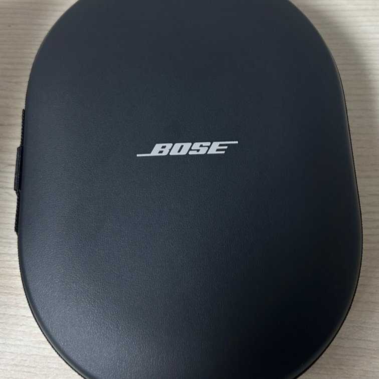 BOSE QC Ultra Black (Korean Ver.) 착용 스타일 - 2