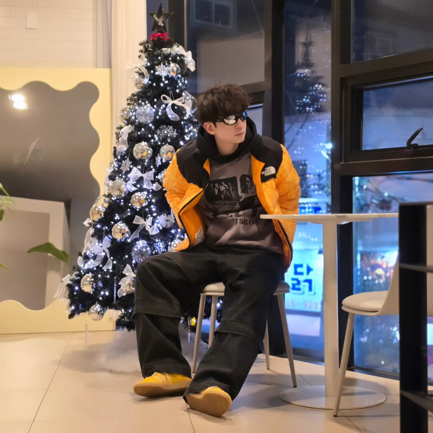 The North Face White Label Novelty Nuptse Down Jacket P Yellow, Flavorism Double Layered Wide Denim Pants Black 착용 스타일 - 6