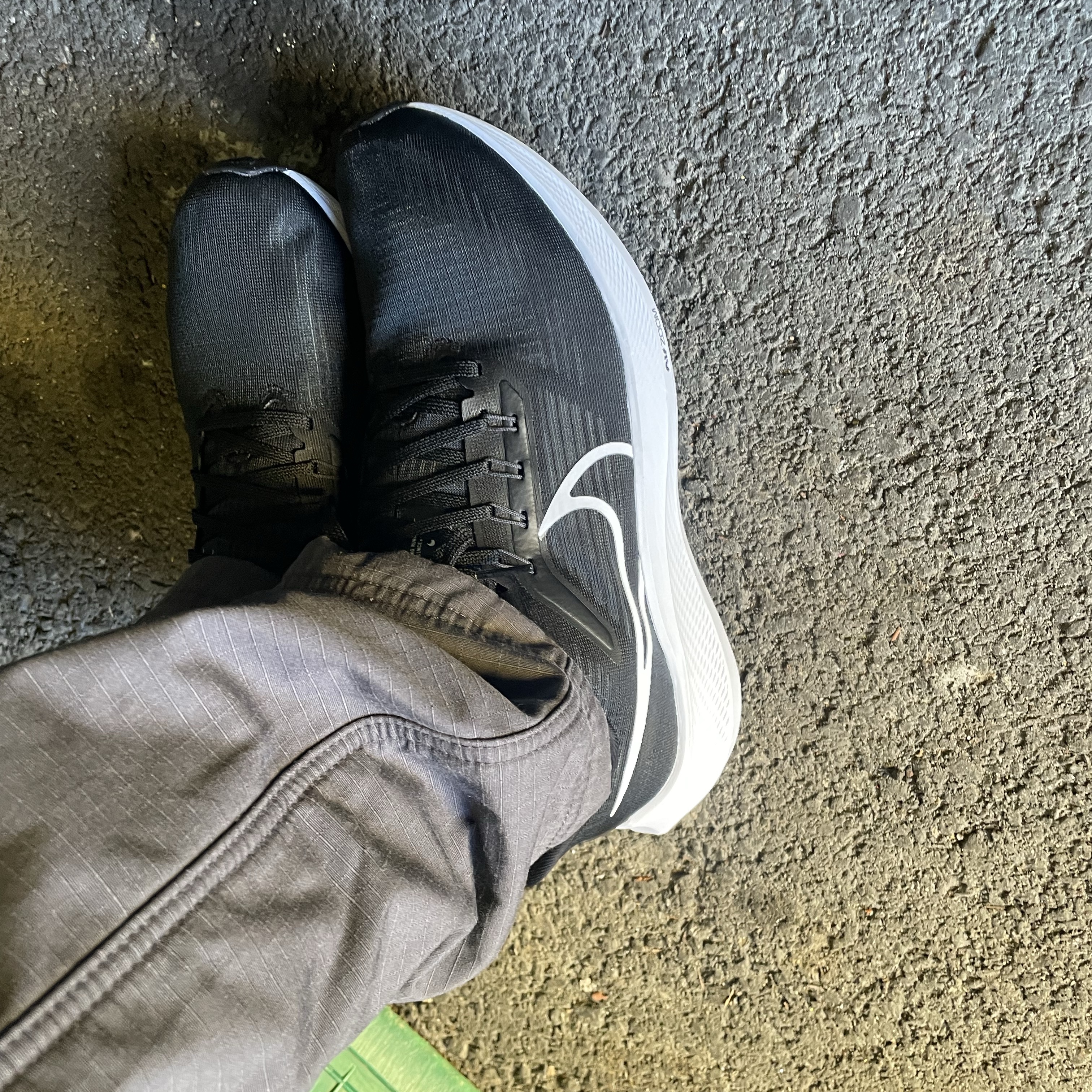 Nike Air Zoom Pegasus 39 Black White 착용 스타일