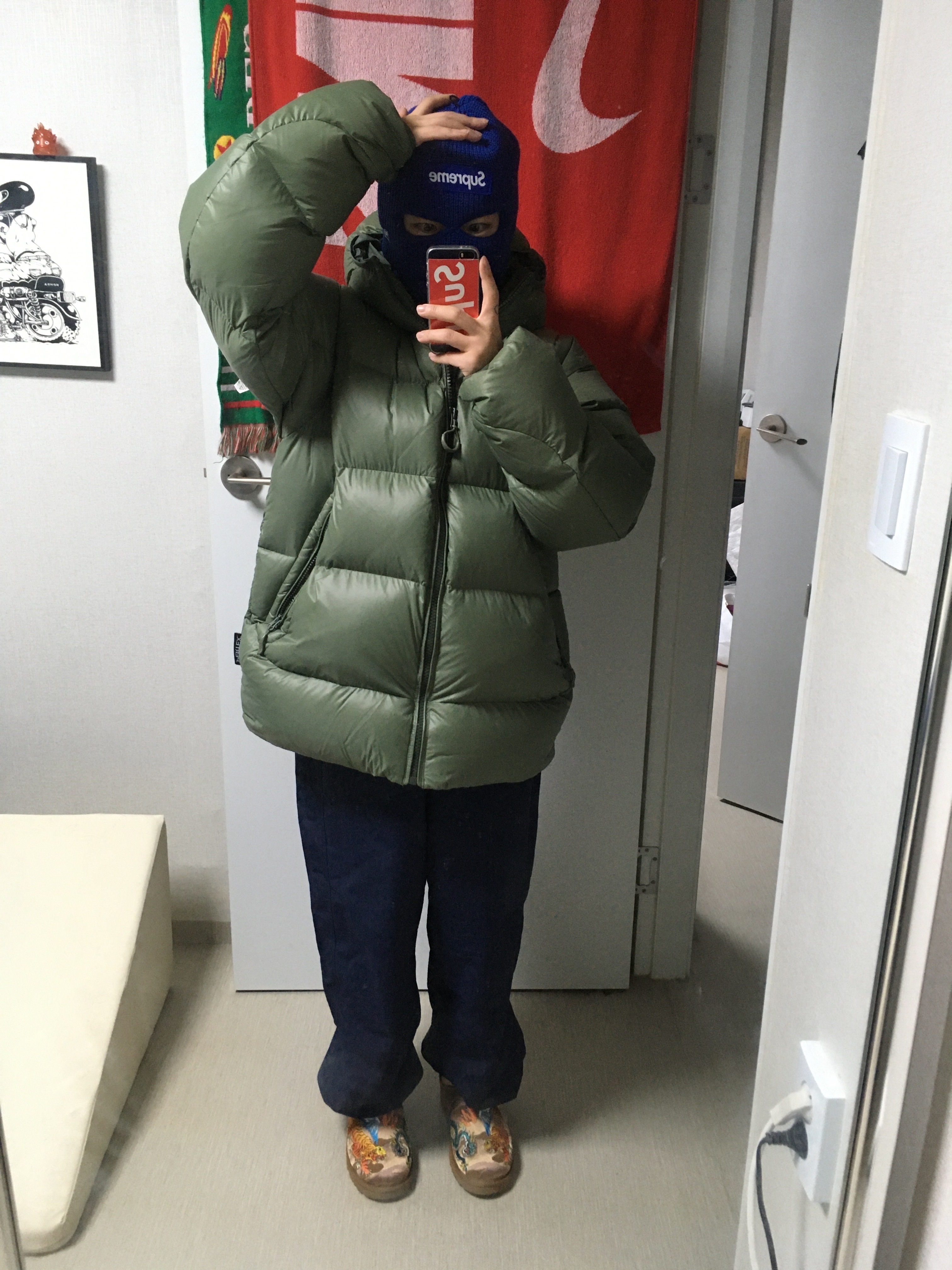 Palace Pertex Opaque Balaclava Puffa Green - 24FW, Supreme New Era Box Logo Balaclava Light Royal - 24FW 착용 스타일