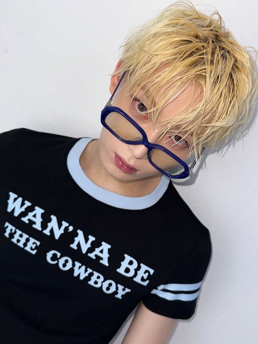 Gentle Monster Beca N4 Navy 착용 스타일
