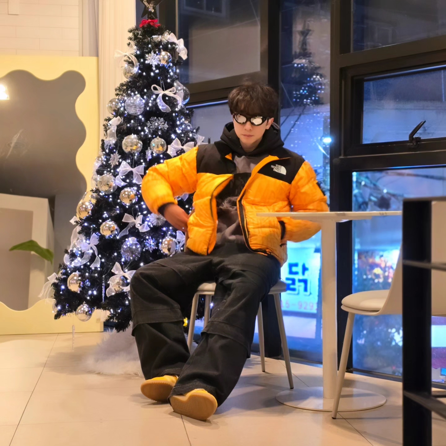 The North Face White Label Novelty Nuptse Down Jacket P Yellow, Flavorism Double Layered Wide Denim Pants Black 착용 스타일 - 9