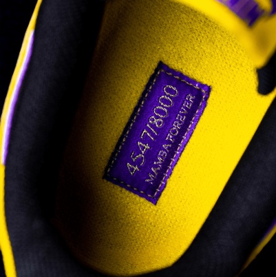 Nike x Kobe Bryant Air Force 1 Low QS Black Varsity Maize 착용 스타일 - 3