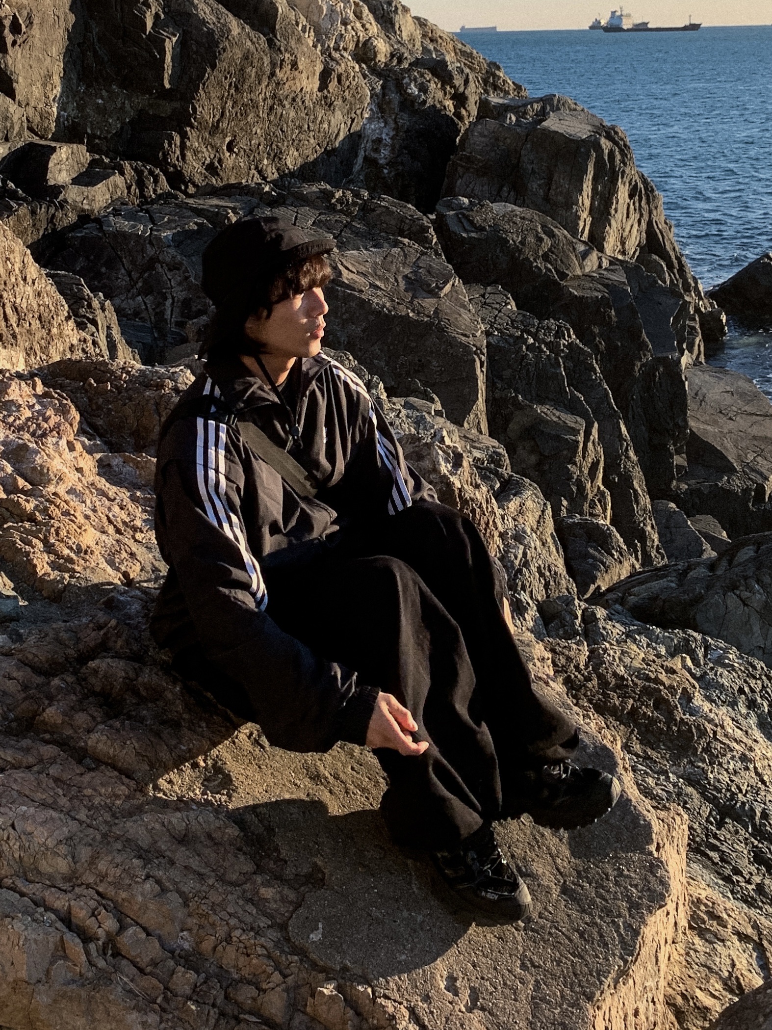 (W) Adidas Adilenium Season 2 Oversized Zip Track Top Gender Neutral Black - KR Sizing 착용 스타일 - 3