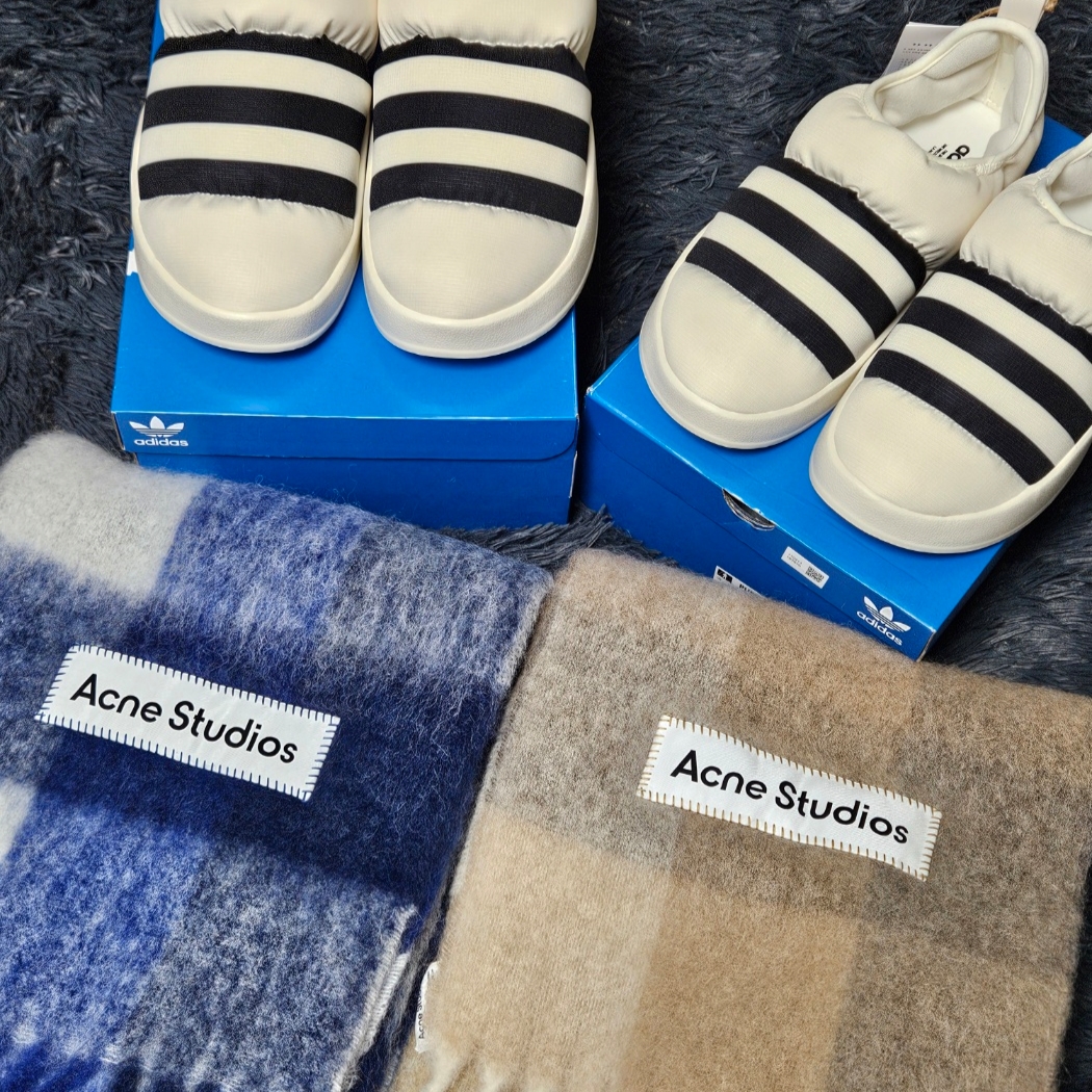 Acne Studios Mohair Check Muffler White Beige, Acne Studios Mohair Check Muffler White Grey Royal Blue 착용 스타일