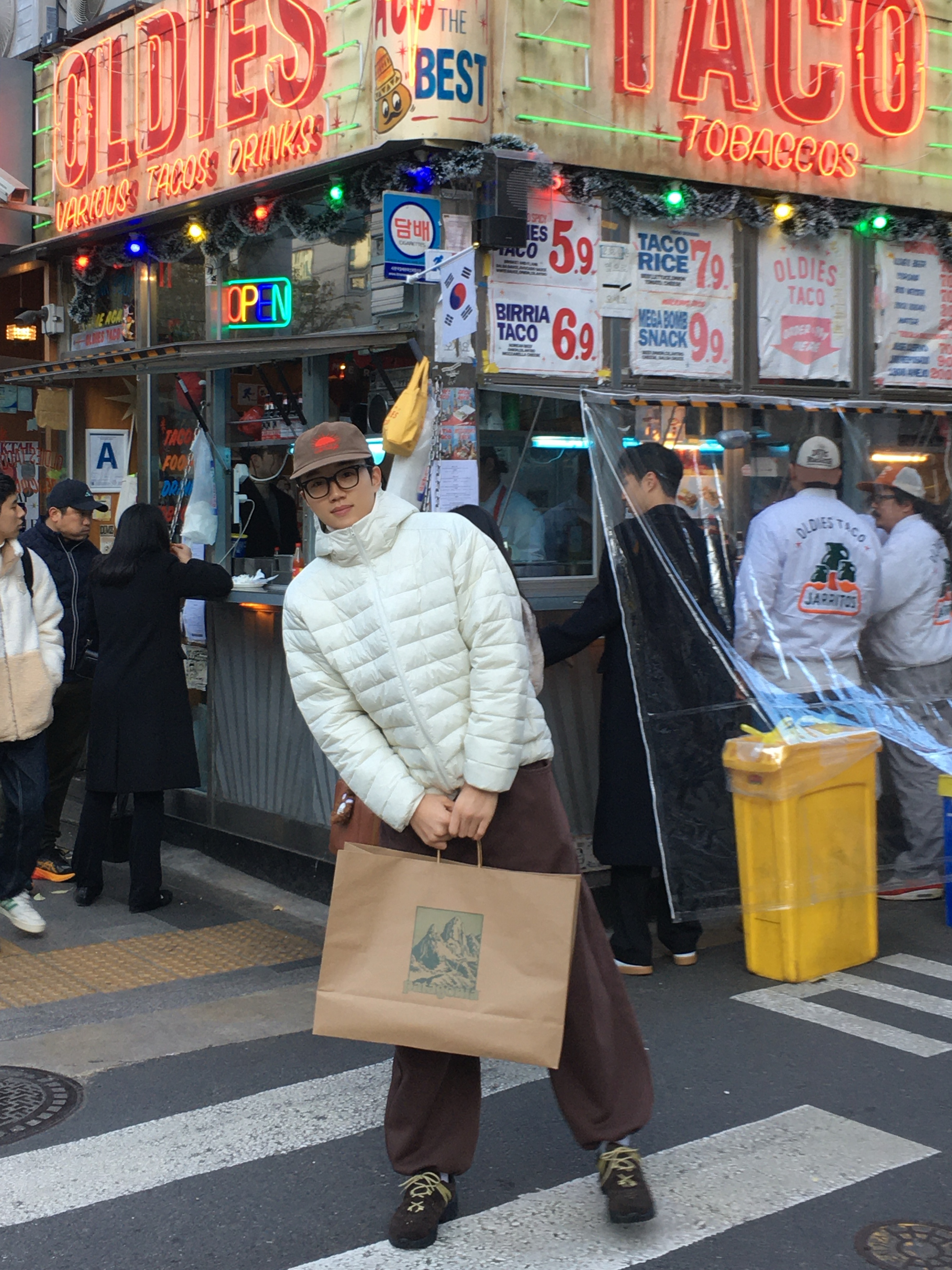 [6% 적립] NegativeThree Moley Tracking Sneakers Nut Brown 착용 스타일 - 1