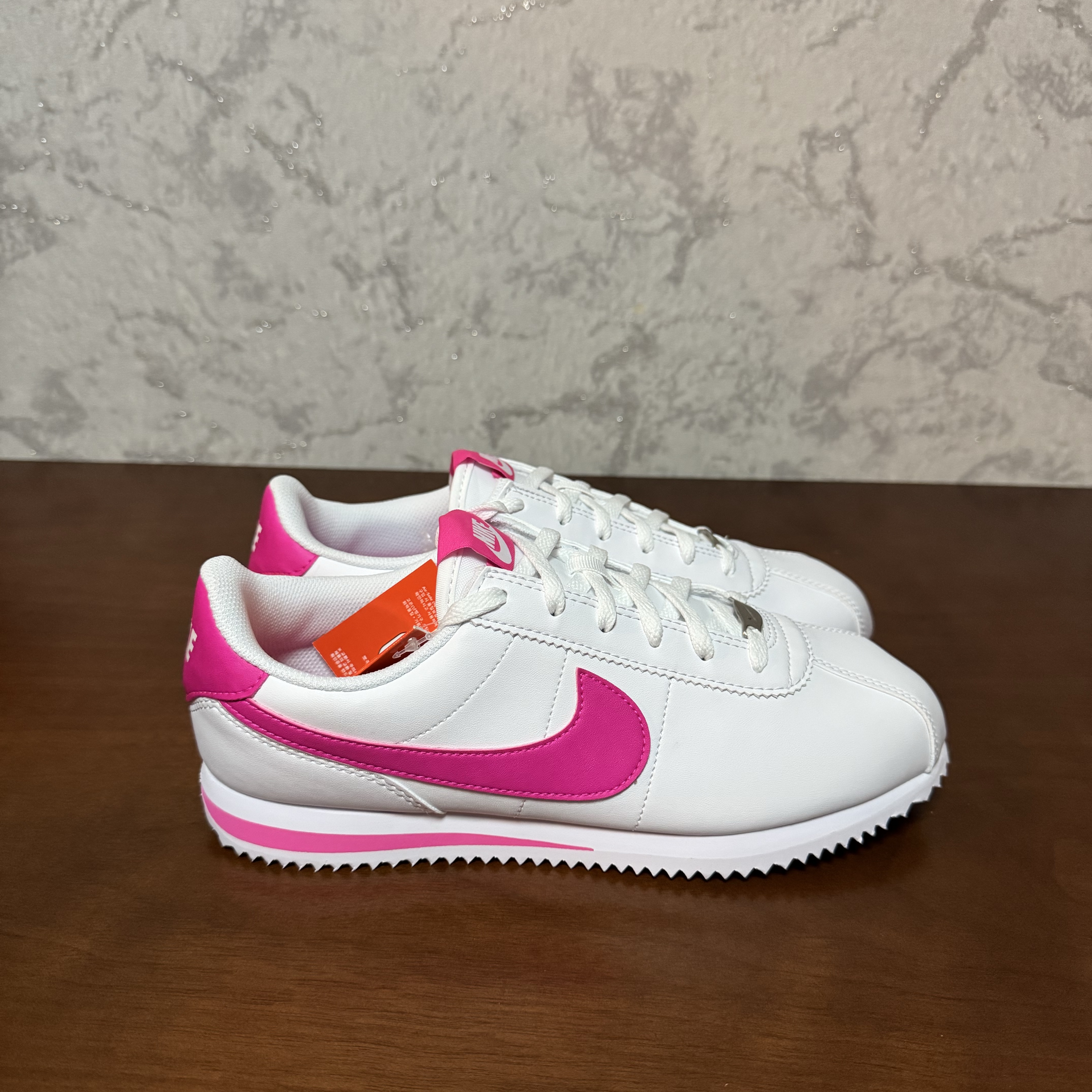 (GS) Nike Cortez White Laser Fuchsia 착용 스타일 - 1