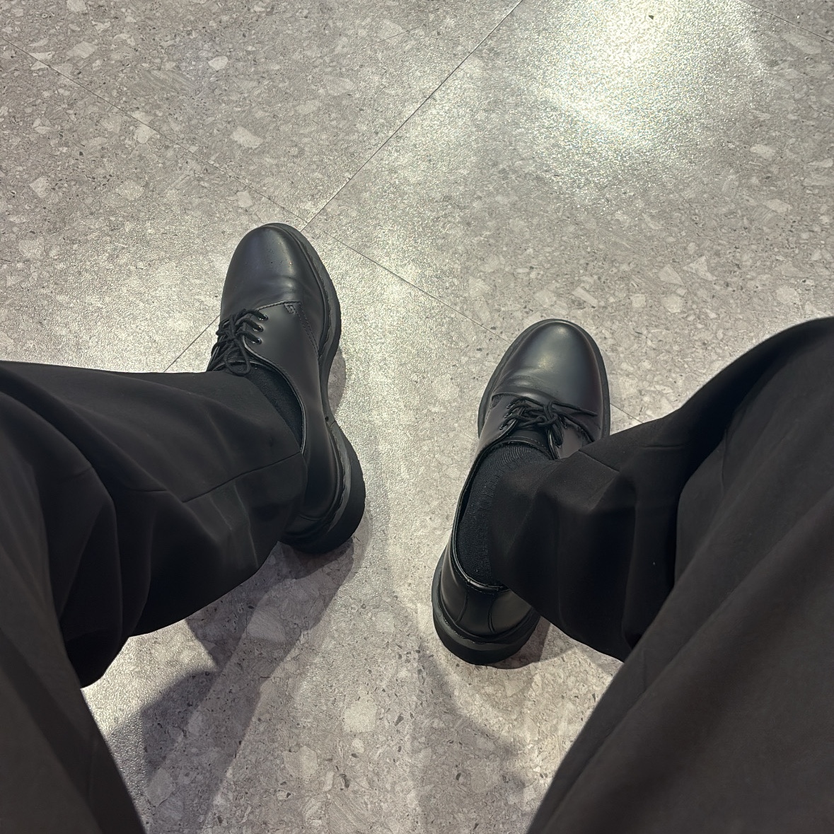 Dr. Martens 1461 Mono Smooth Black 착용 스타일