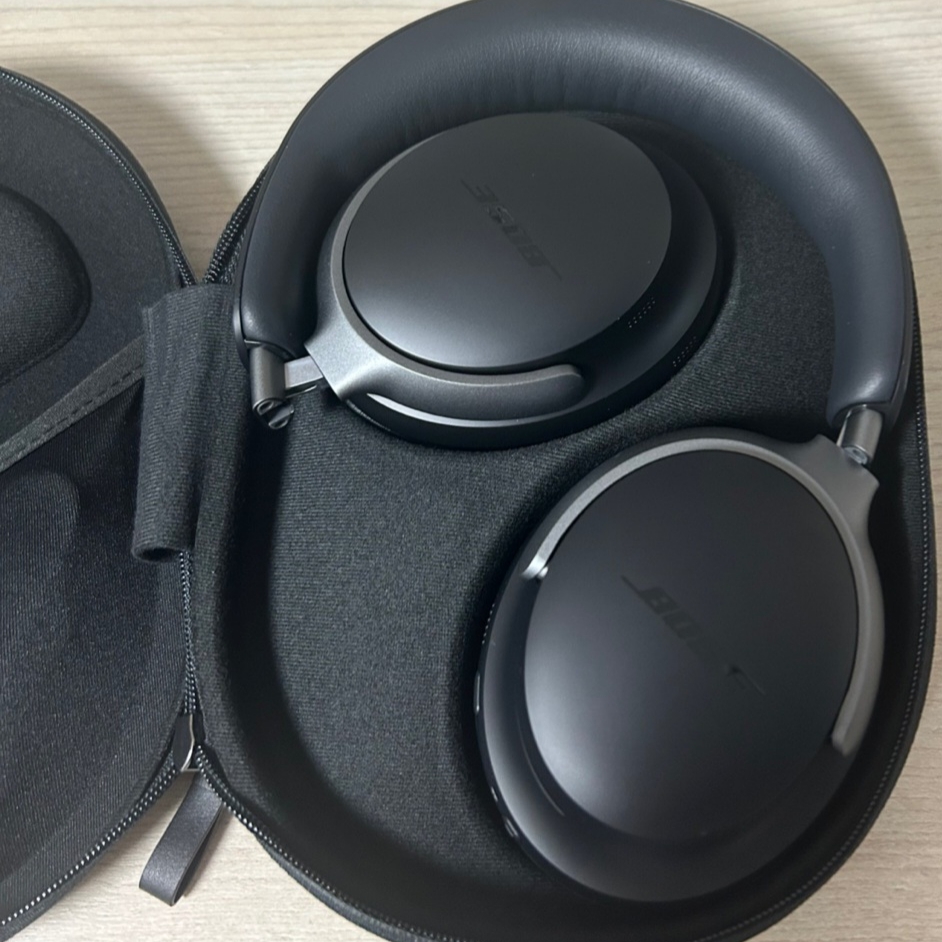 BOSE QC Ultra Black (Korean Ver.) 착용 스타일 - 1