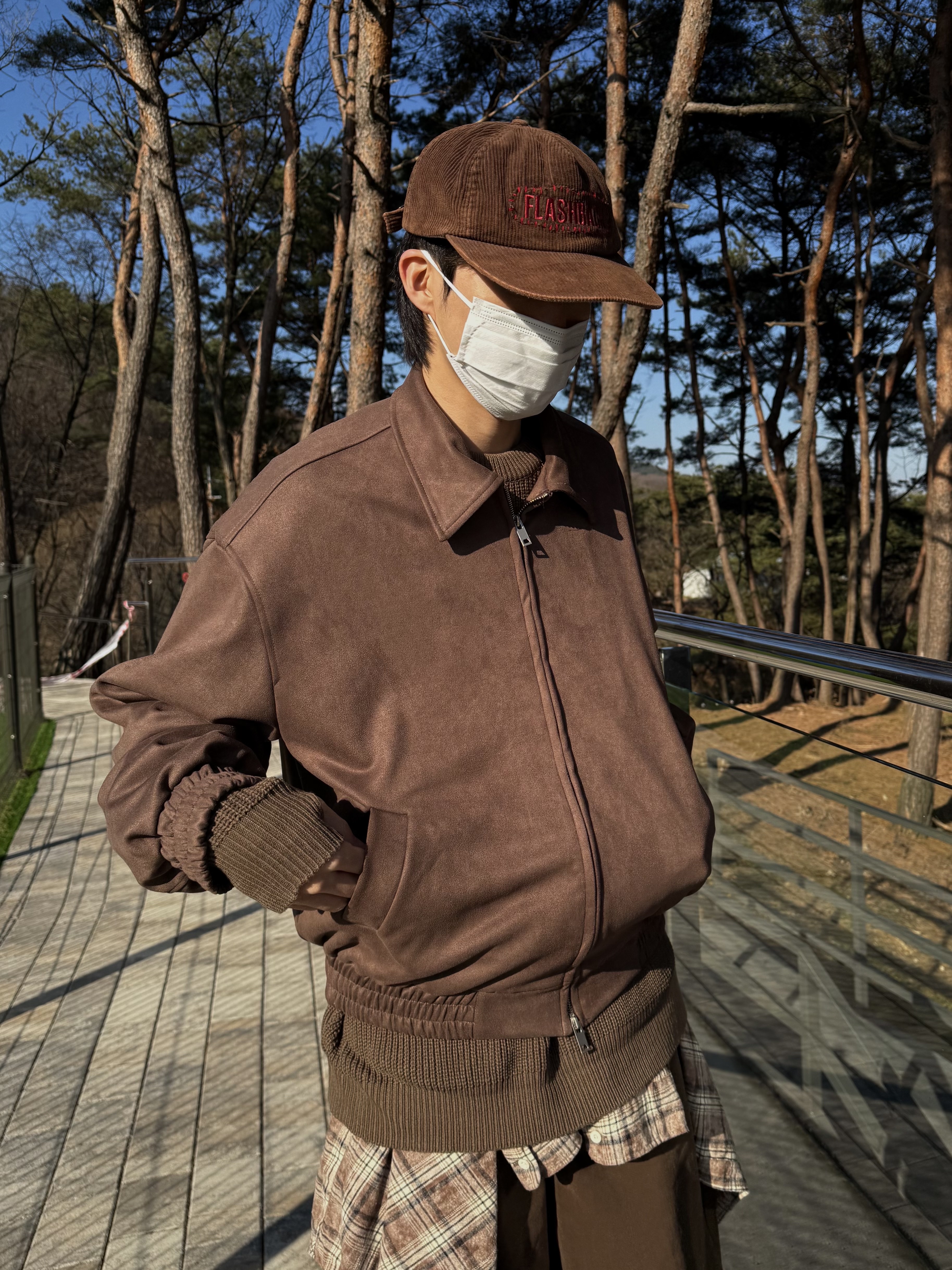 Adidas Gazelle Earth Strata Brown Gum 착용 스타일 - 4