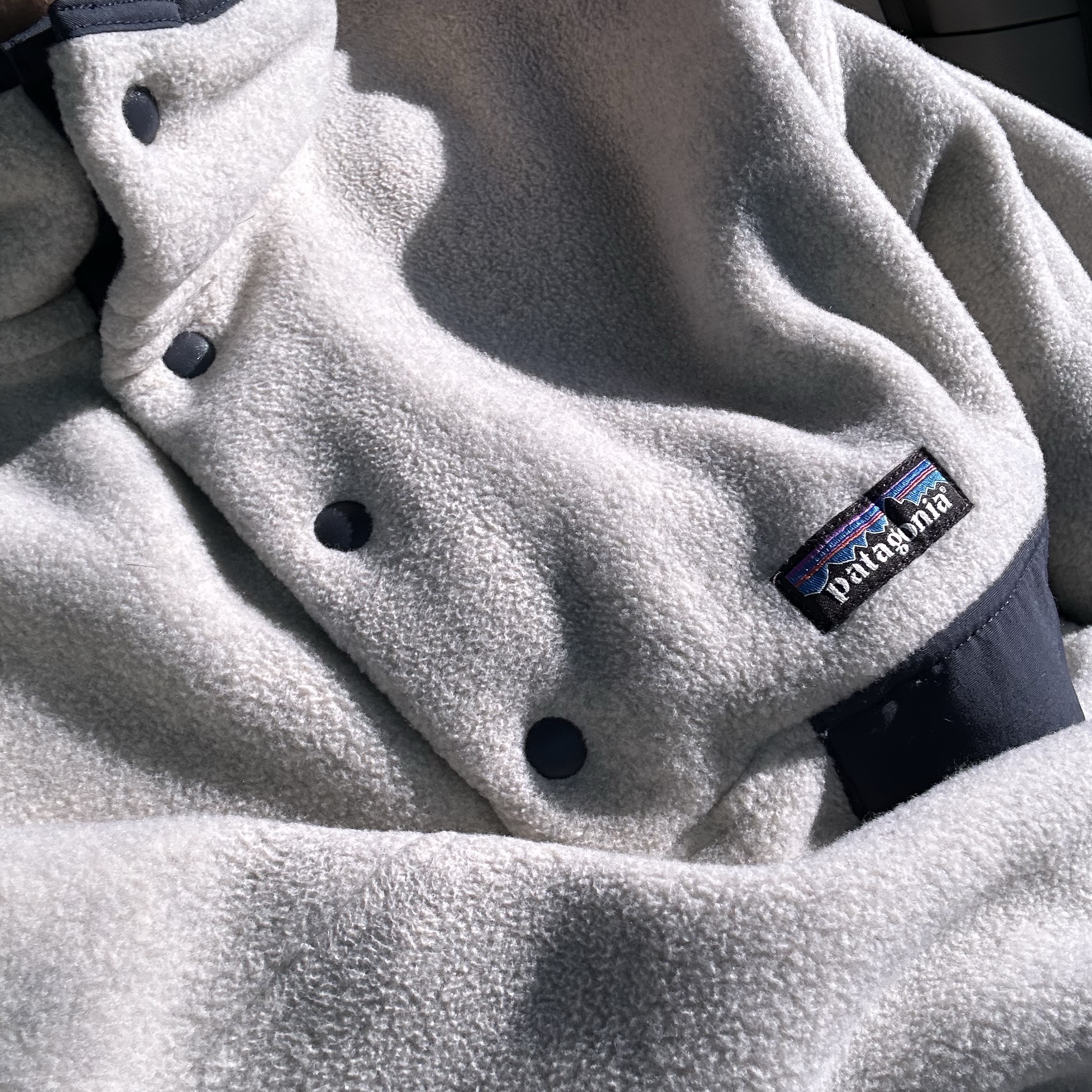 Patagonia Lightweight Synchilla Snap-T Fleece Pullover Oatmeal Heather/Smolder Blue/New Navy 착용 스타일