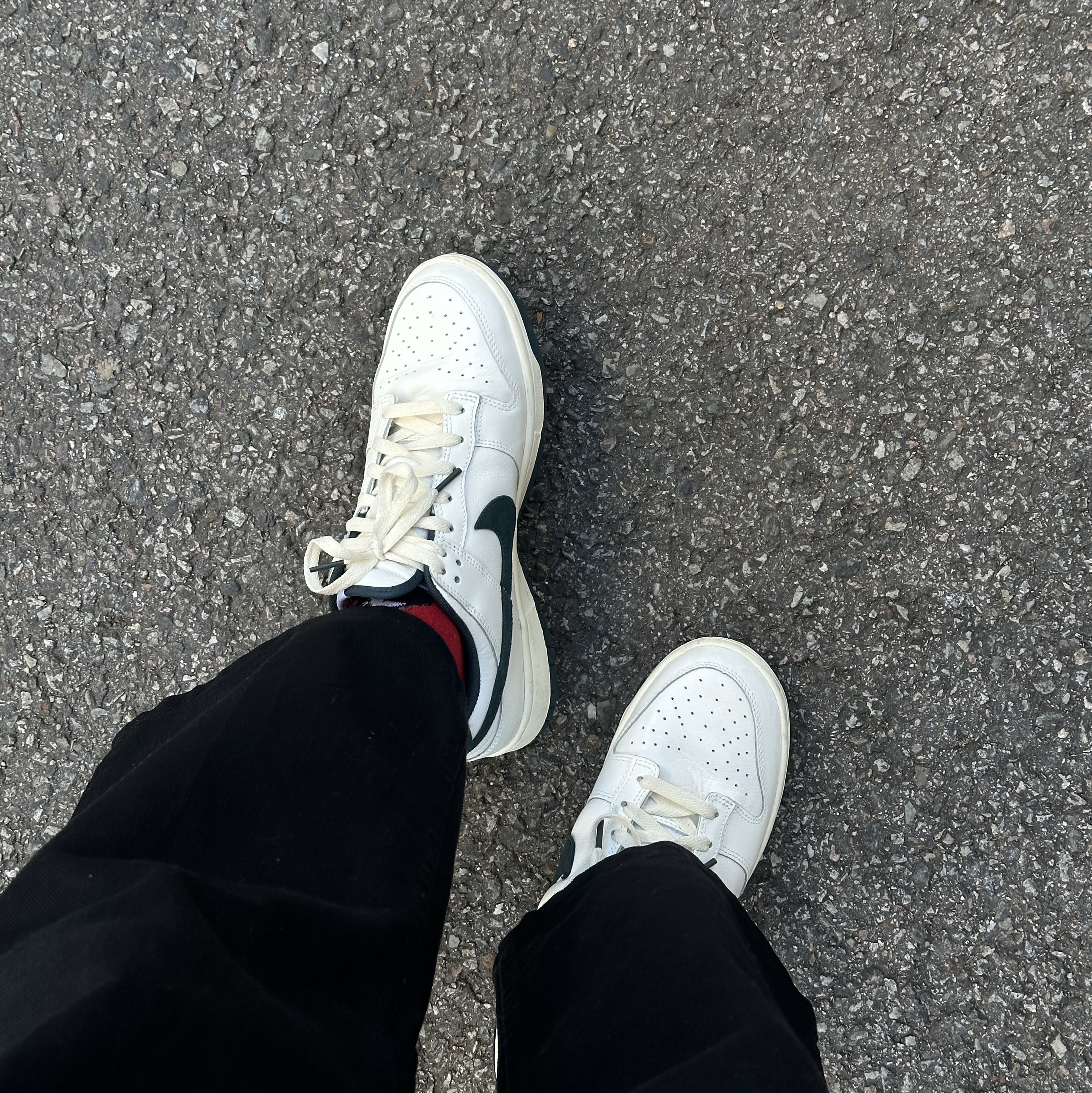 Nike Dunk Low Sail Deep Jungle 착용 스타일