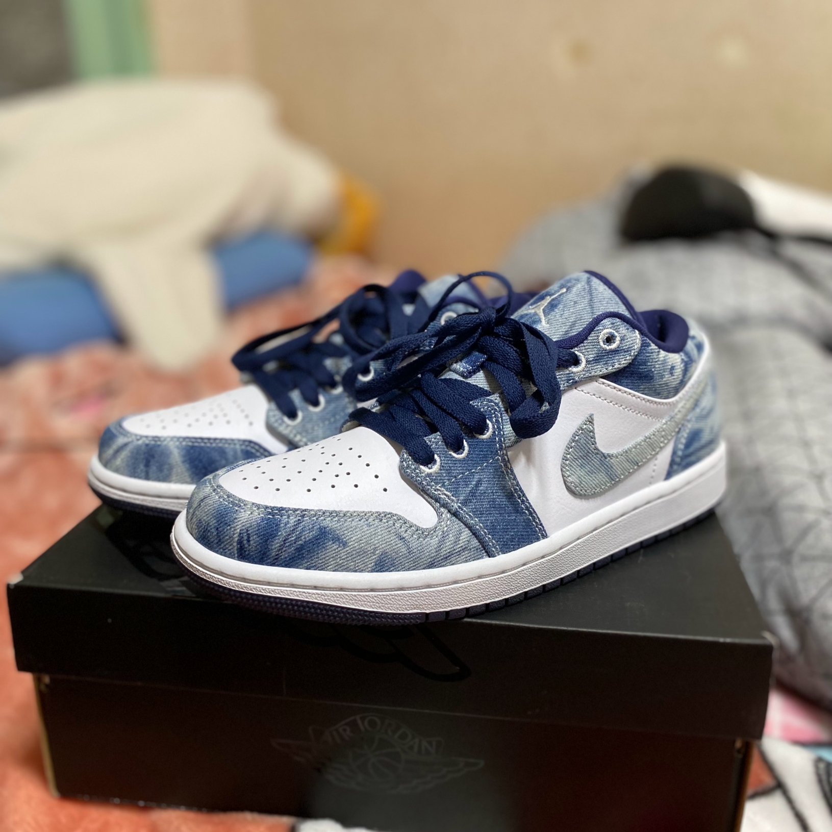 Jordan 1 Low SE Washed Denim 착용 스타일
