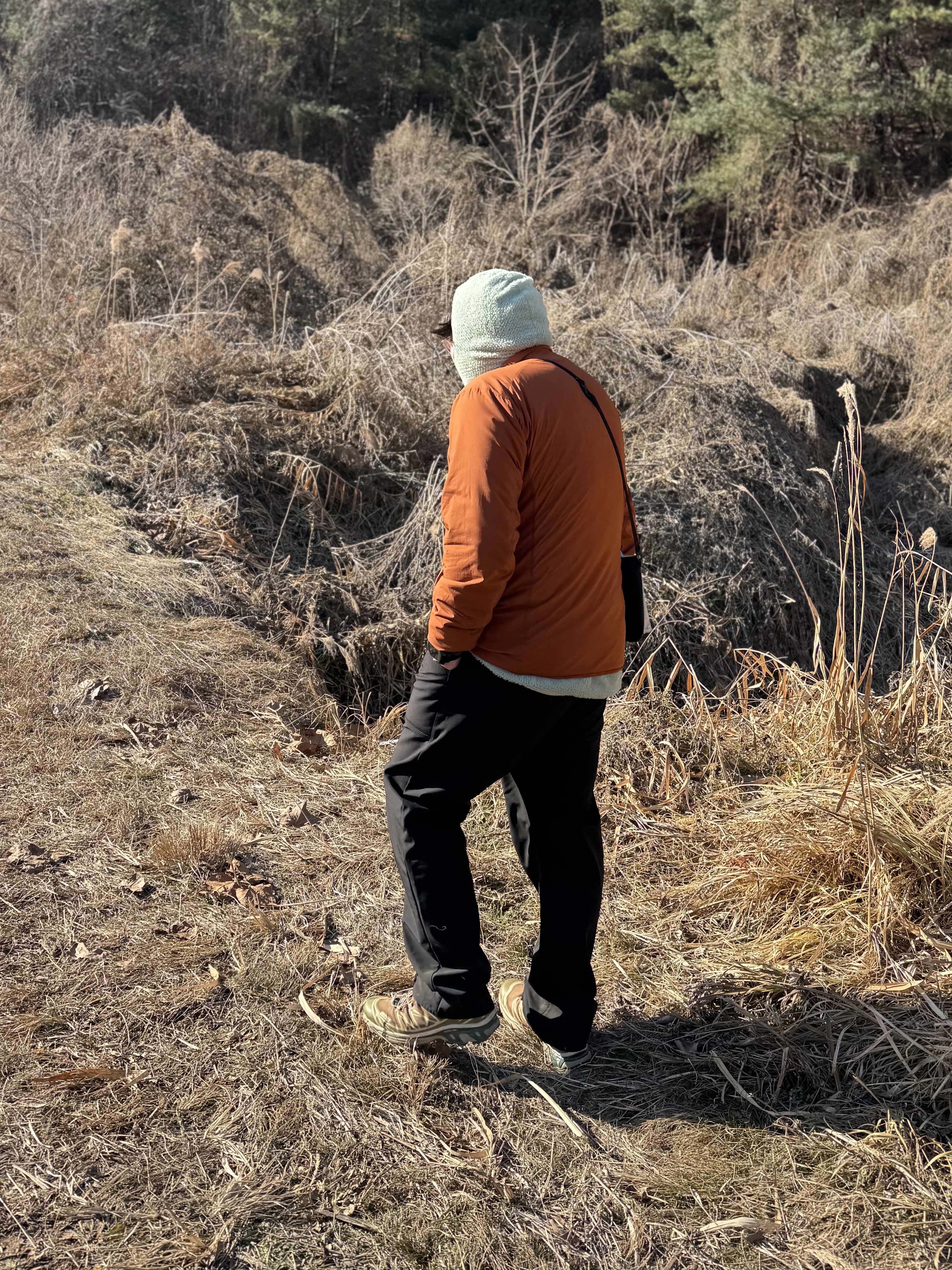 Ostrya Alpine Soft Shell Pants Black, Arc'teryx Atom LT Jacket Komorebi 착용 스타일