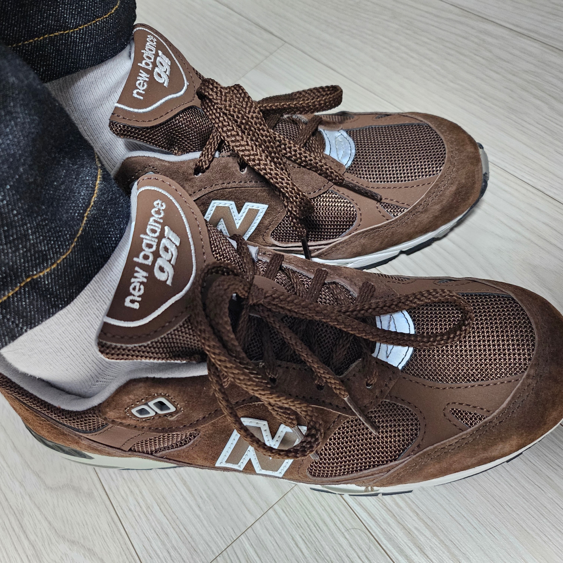 (W) New Balance 991 Made in UK Mocha Brown 착용 스타일