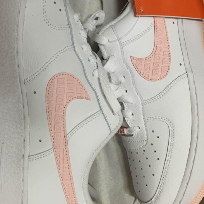 Nike Air Force 1 '07 Valentine's Day 2022 착용 스타일
