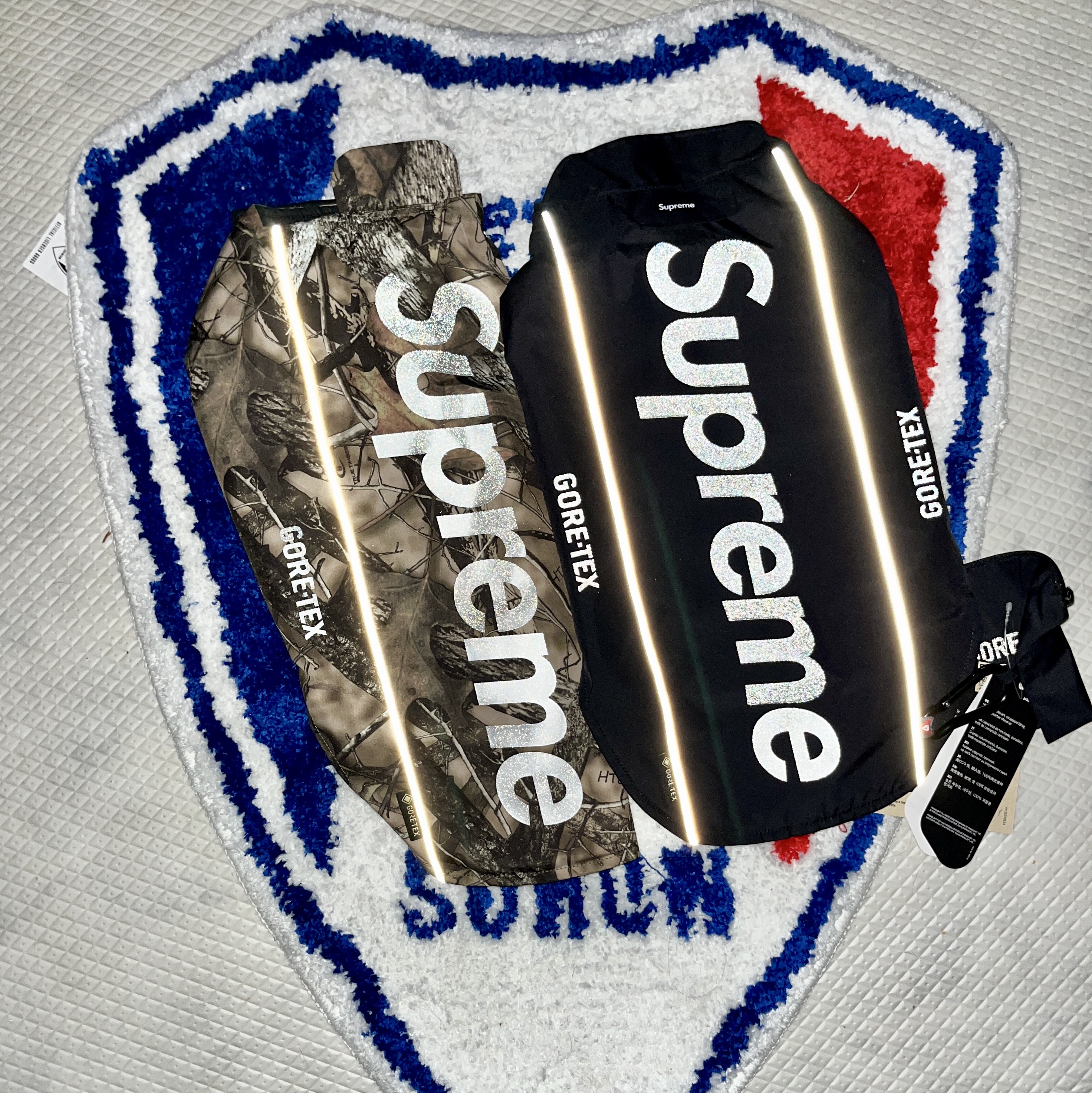 Supreme Gore-Tex Dog Jacket Black - 24FW 착용 스타일 - 3