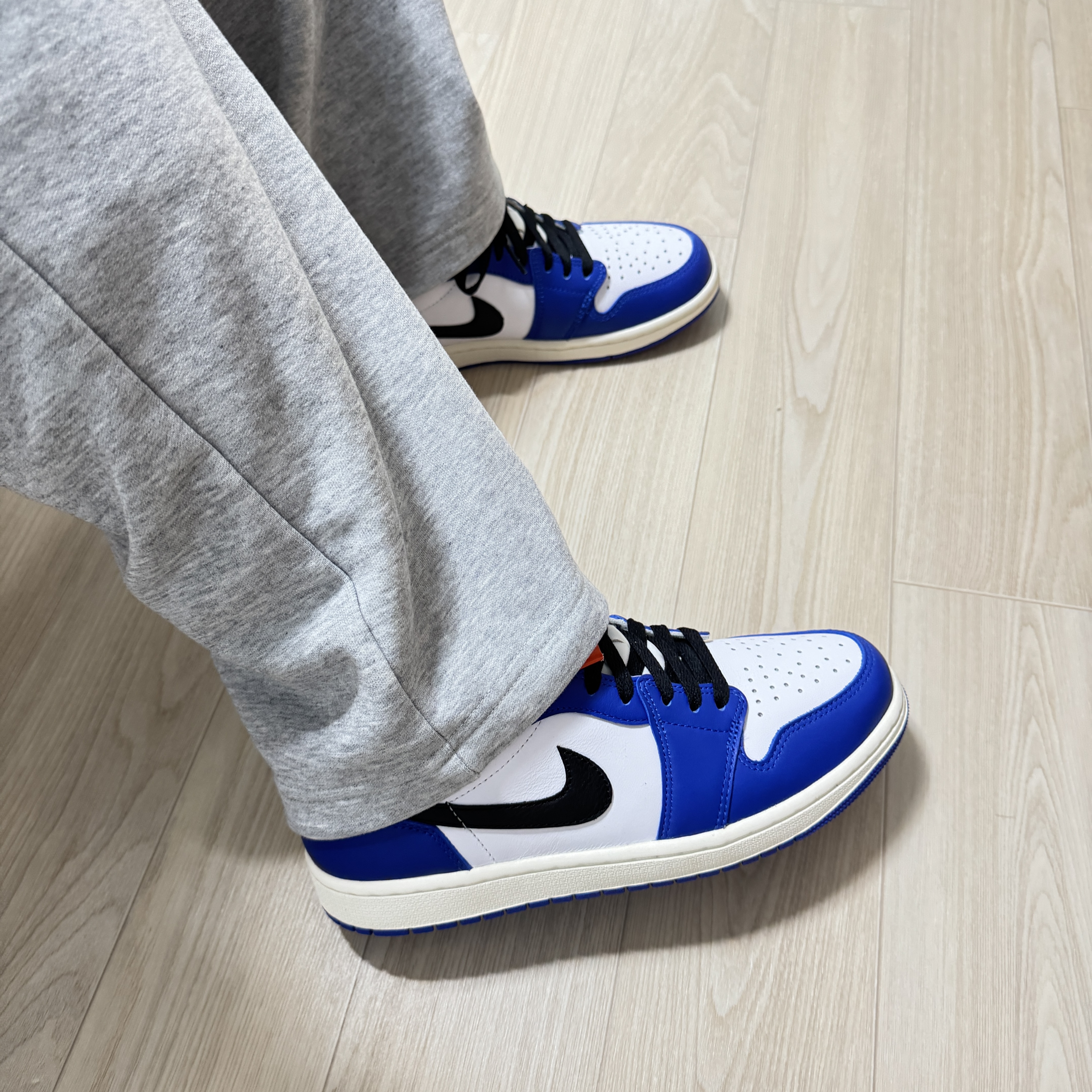 Jordan 1 Retro Low OG Game Royal 착용 스타일 - 3