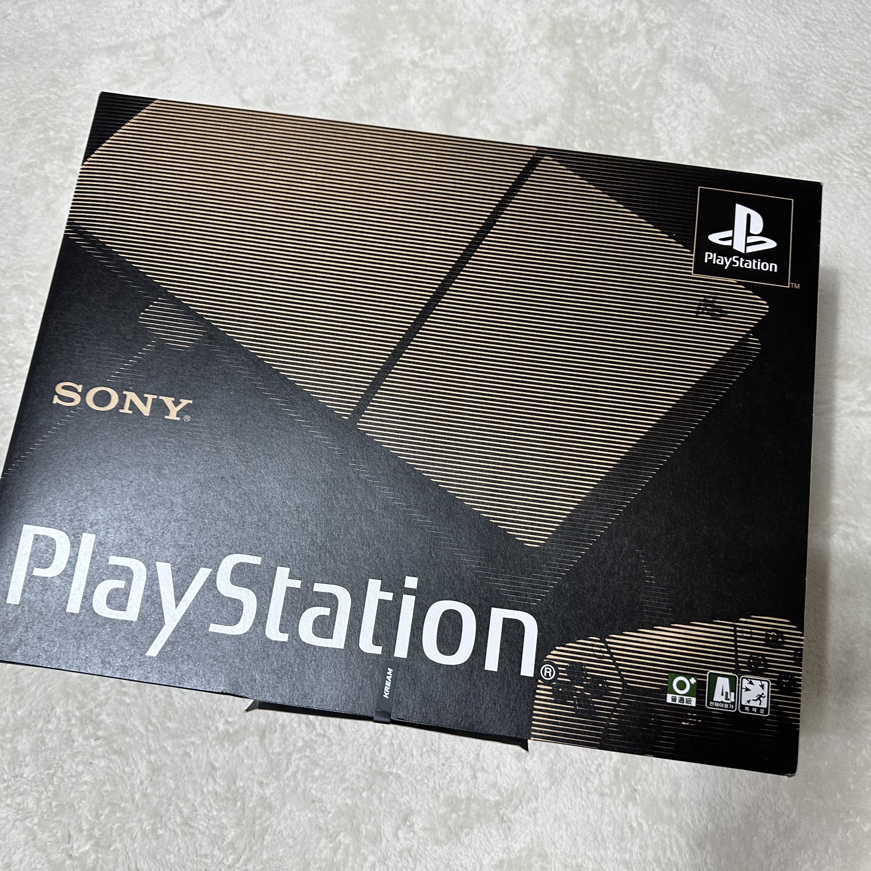 Playstation 5 Digital Edition 30th Anniversay Limited Edition Bundle (SIEK 220V) 착용 스타일 - 1