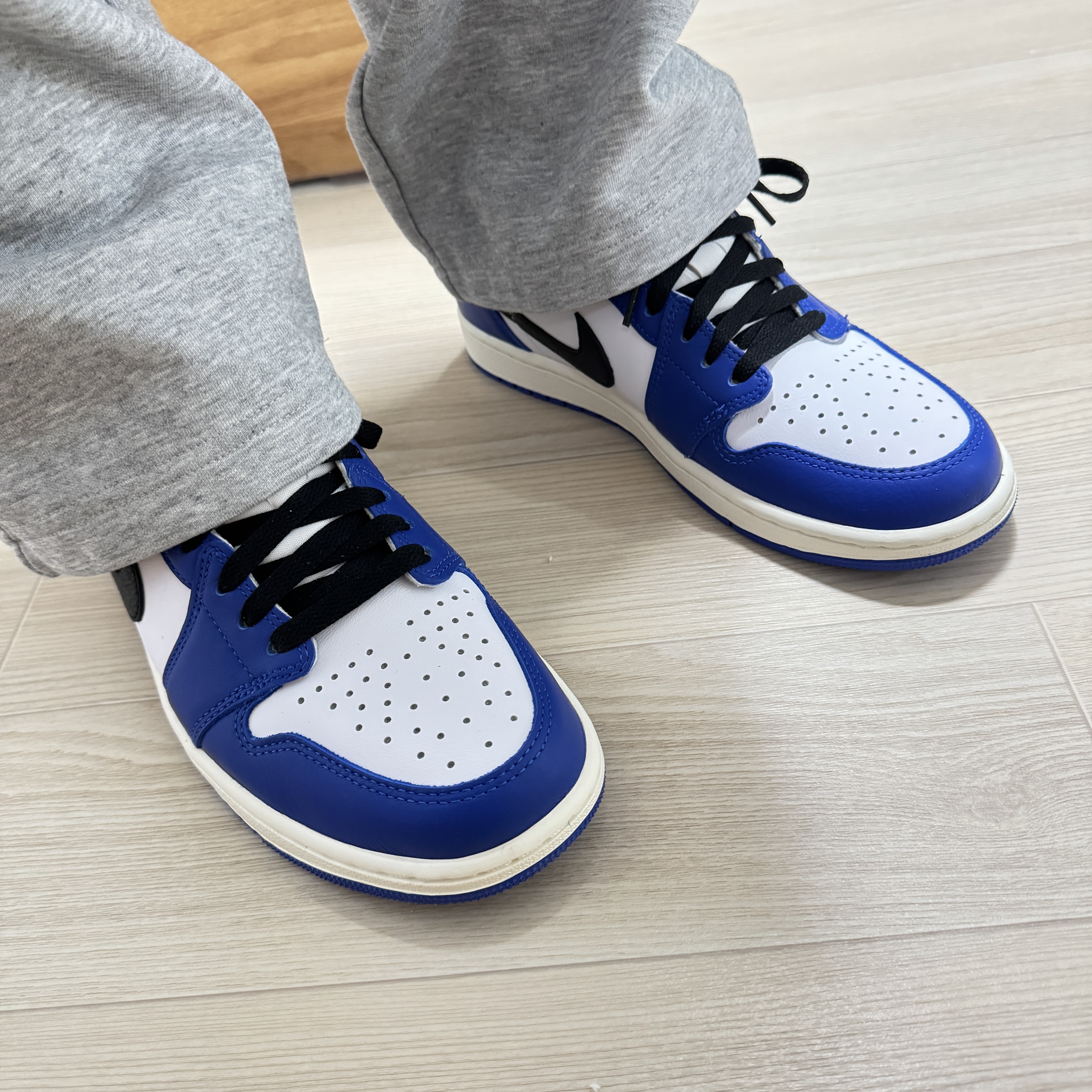 Jordan 1 Retro Low OG Game Royal 착용 스타일 - 1