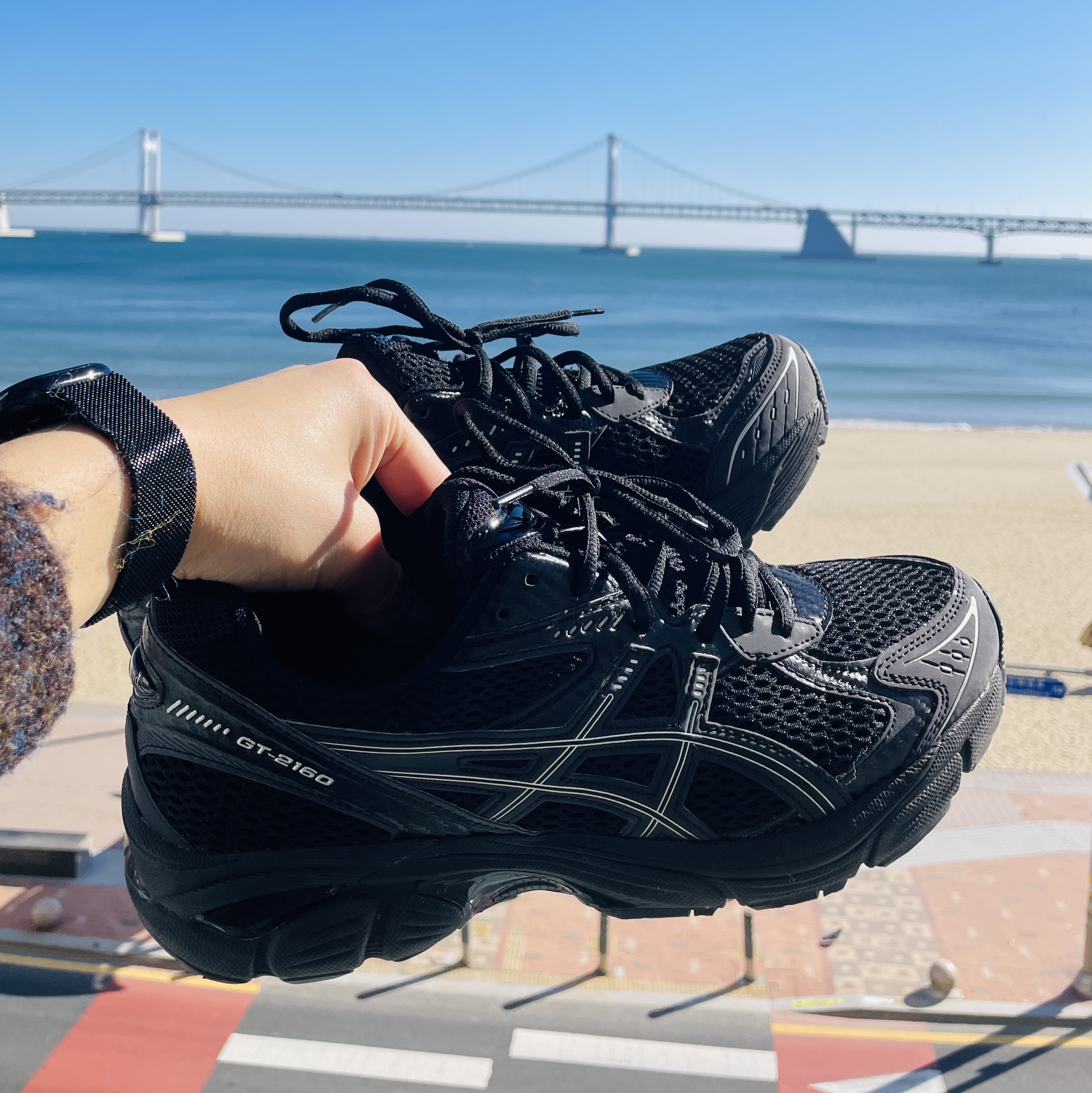 Asics x JJJJound GT-2160 Black Pure Silver 착용 스타일
