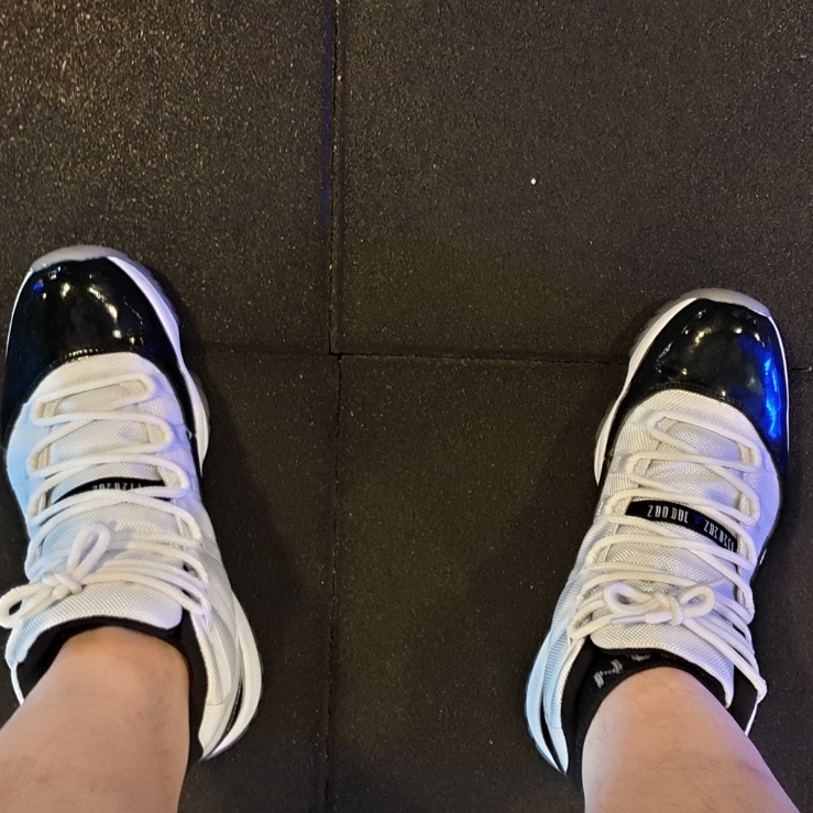Jordan 11 Retro Concord 2011 착용 스타일 - 2