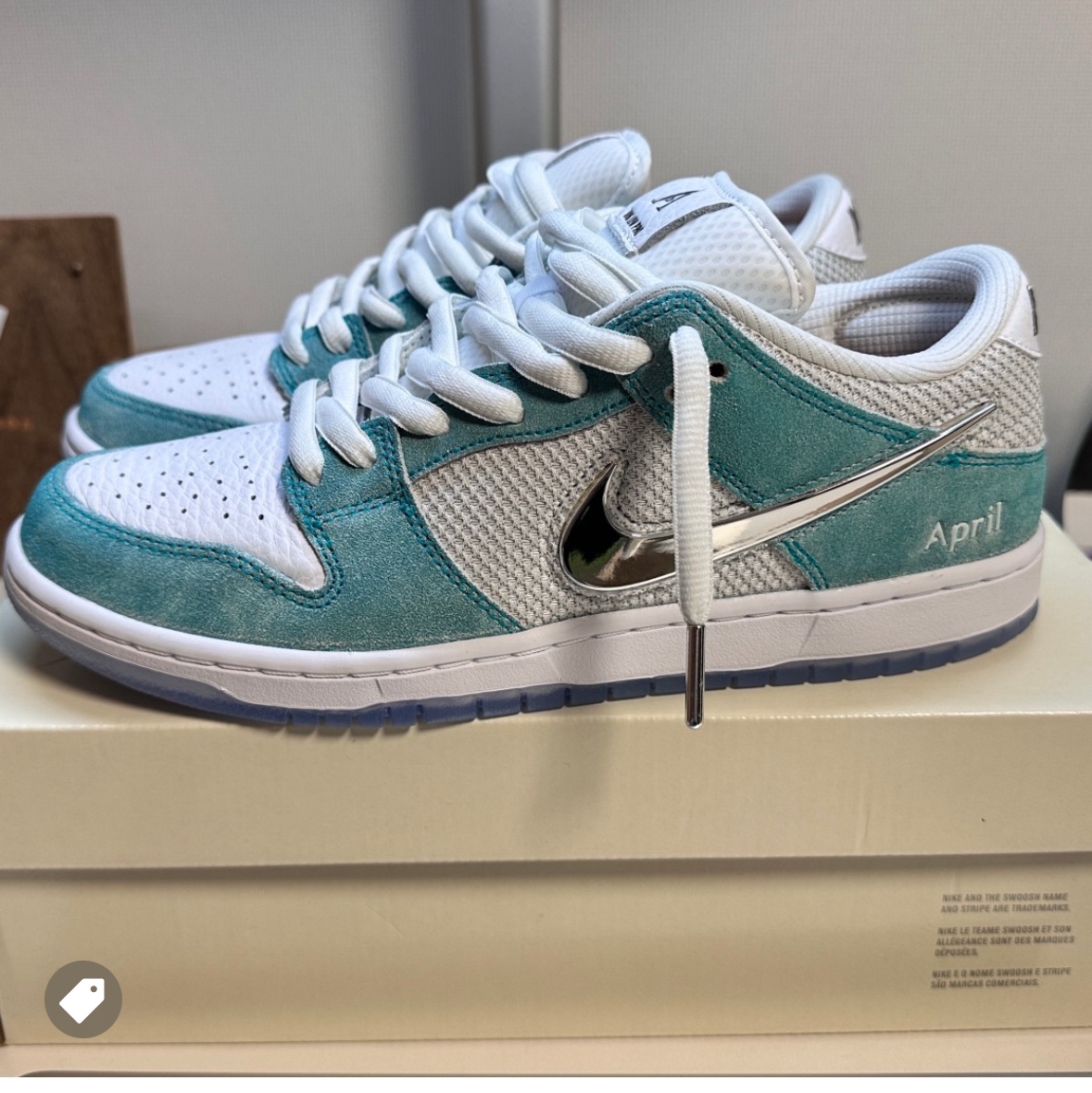 Nike x April Skateboards SB Dunk Low Pro QS Racer Blue Metallic Silver 착용 스타일