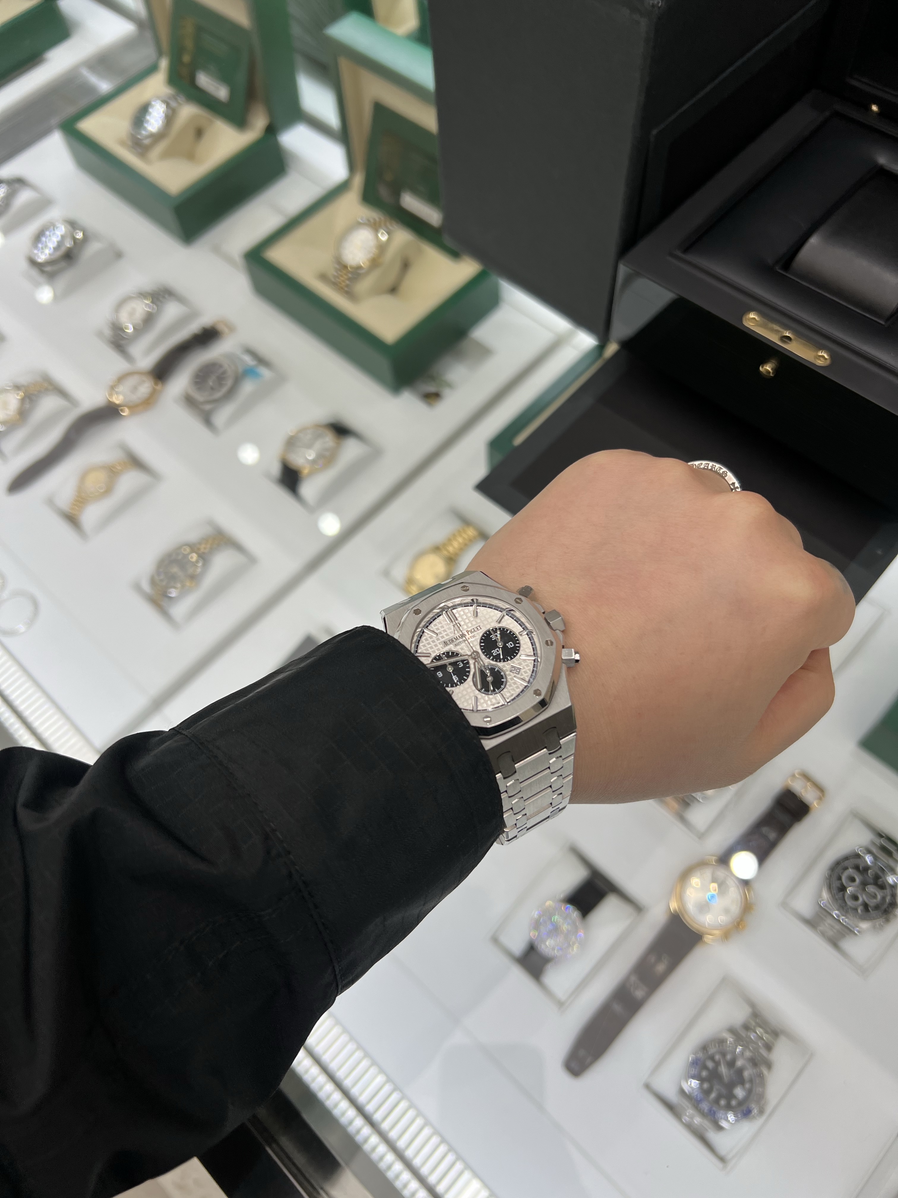 Audemars Piguet Royal Oak Selfwinding 37mm Steel Bracelet Silver, Audemars Piguet Royal Oak Selfwinding Chronograph 41mm Steel Bracelet Silver 착용 스타일 - 2