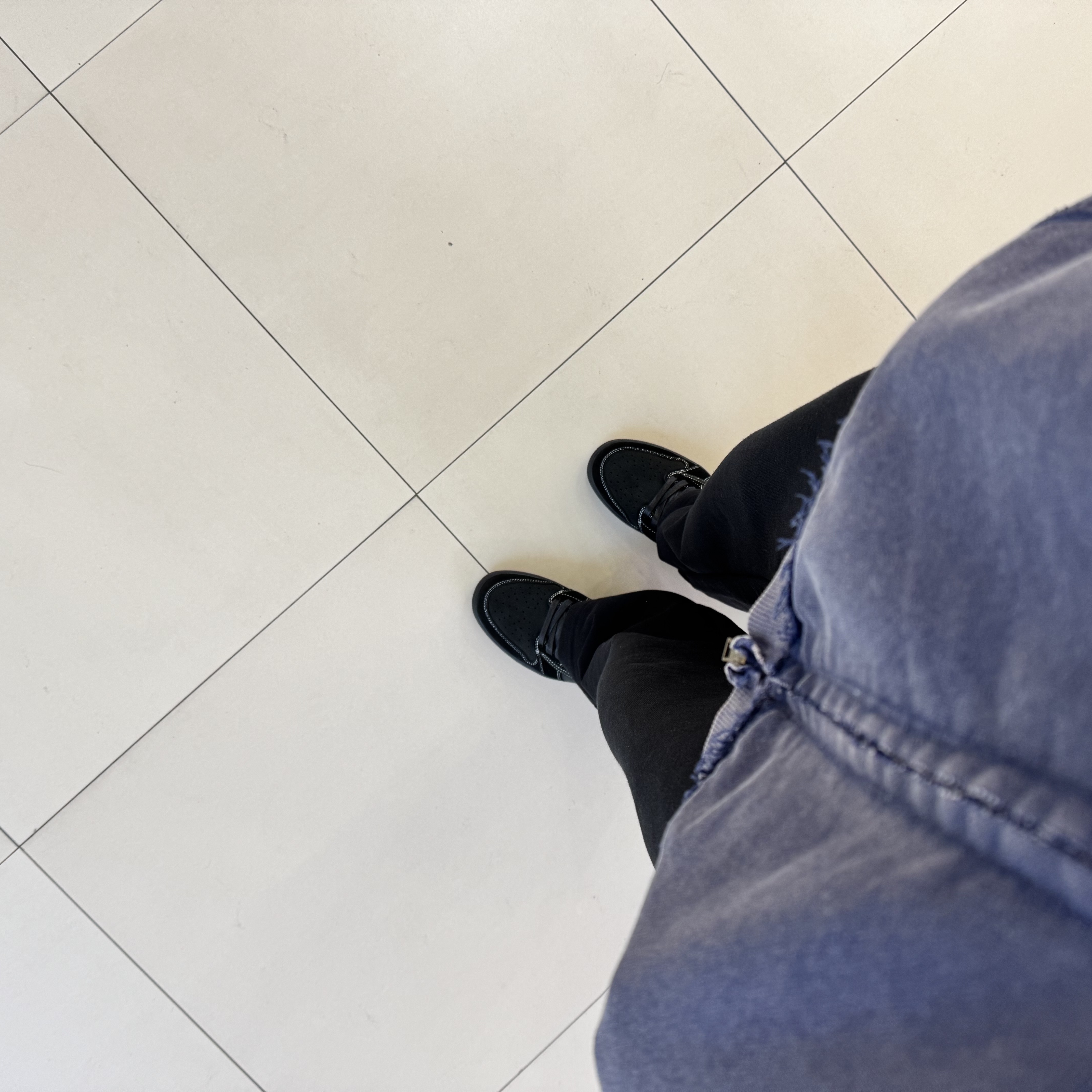 Jordan 1 x Travis Scott Retro Low OG SP Black Phantom, Stone Island 61560 T.CO+OLD Full Zip Hooded Sweatshirt Avio Blue - 21SS 착용 스타일