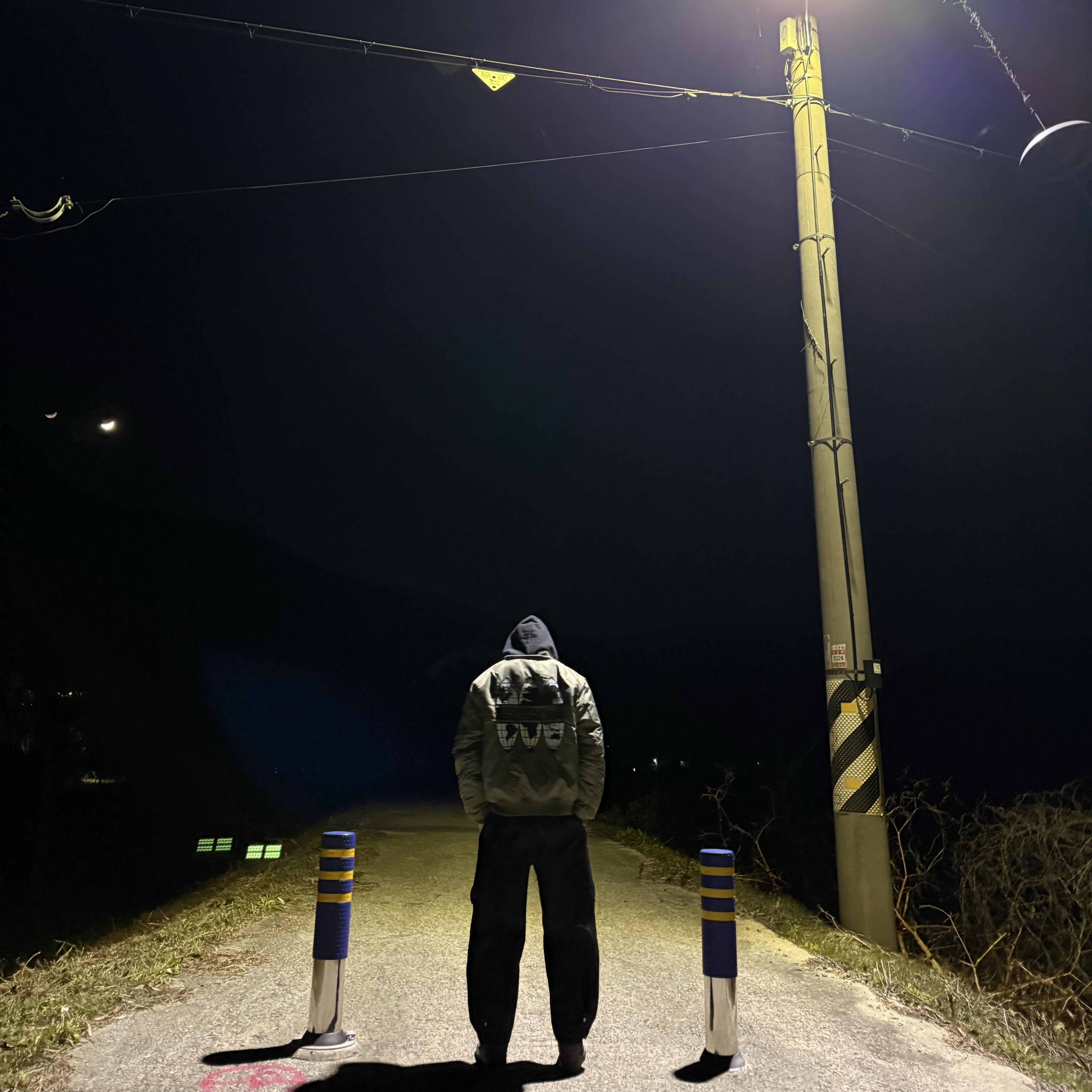 Stussy x CDG MA-1 Jacket Olive, Jordan x Travis Scott Jumpman Jack TR Black and Dark Mocha 착용 스타일